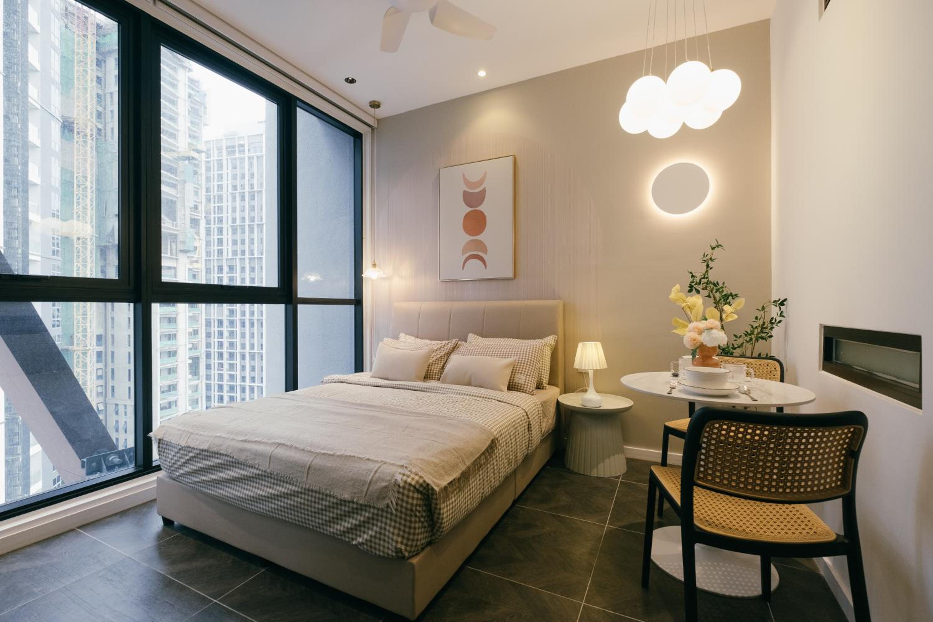 Scarletz KLCC Luxury Romantic Couple Getaway 2pax
