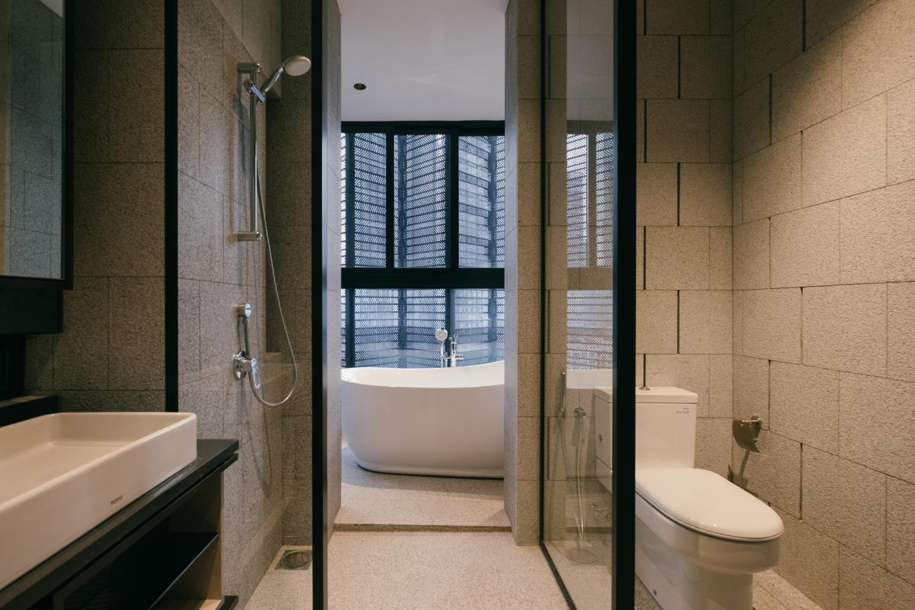 Scarletz KLCC Luxury Romantic Couple Getaway 2pax