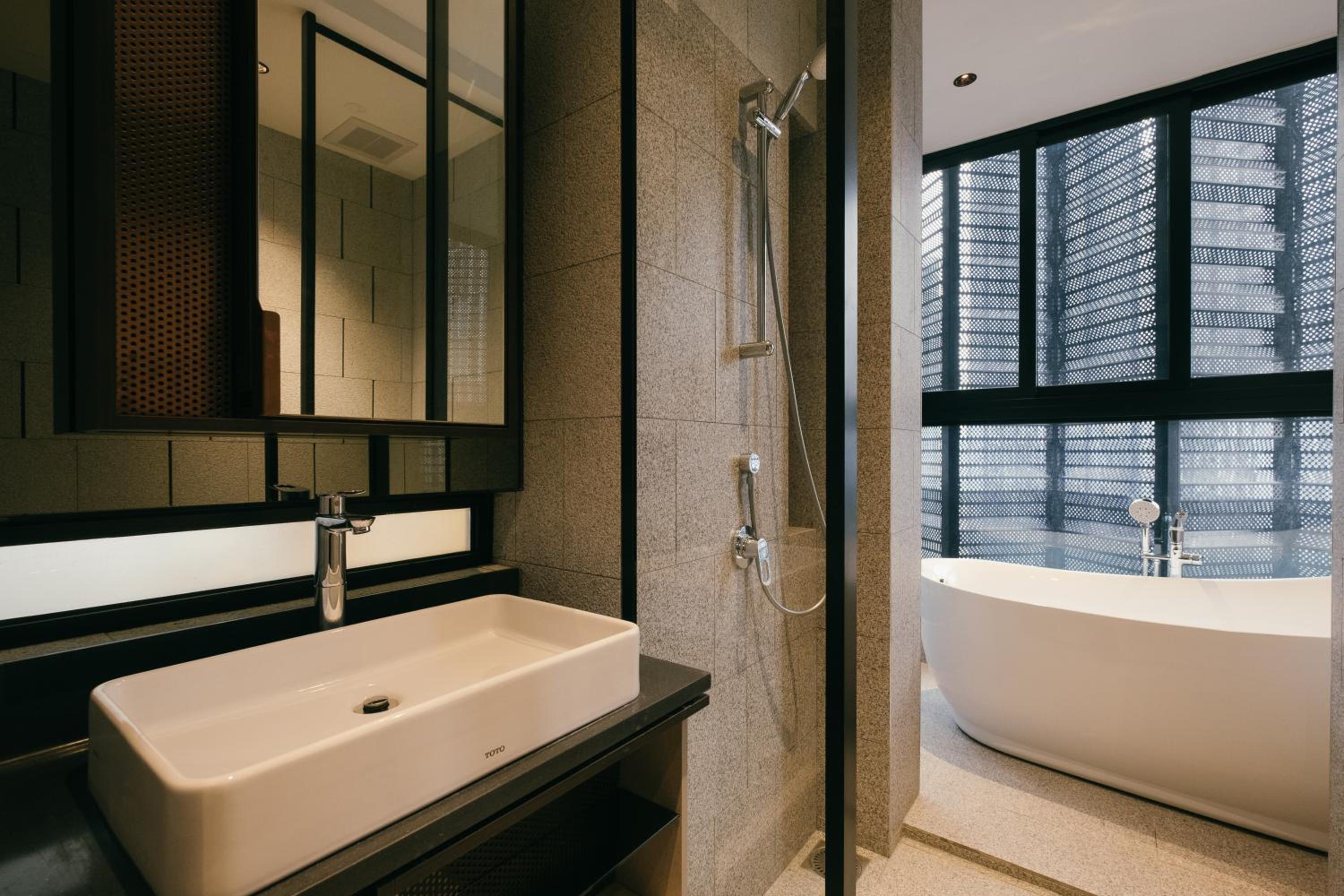 Scarletz KLCC Luxury Romantic Couple Getaway 2pax