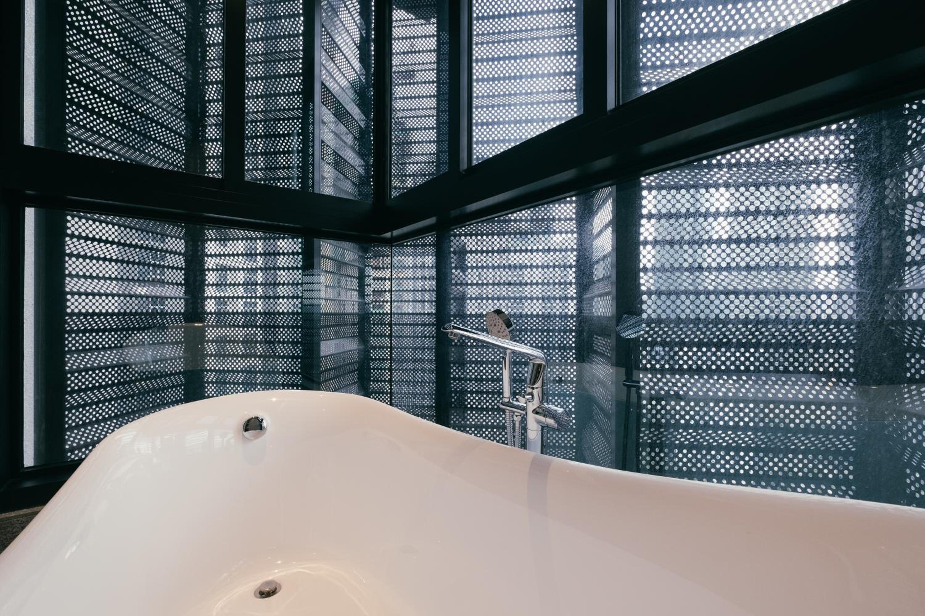 Scarletz KLCC Luxury Romantic Couple Getaway 2pax