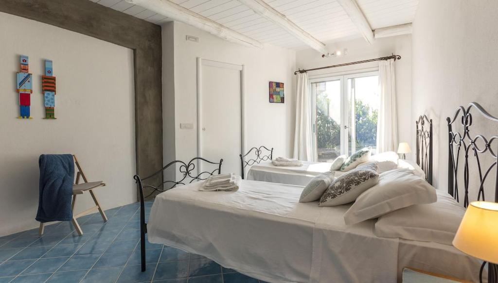 Villa Emmeline fronte mare 5 camere 6 bagni infinity pool WiFi per 12 persone view 3