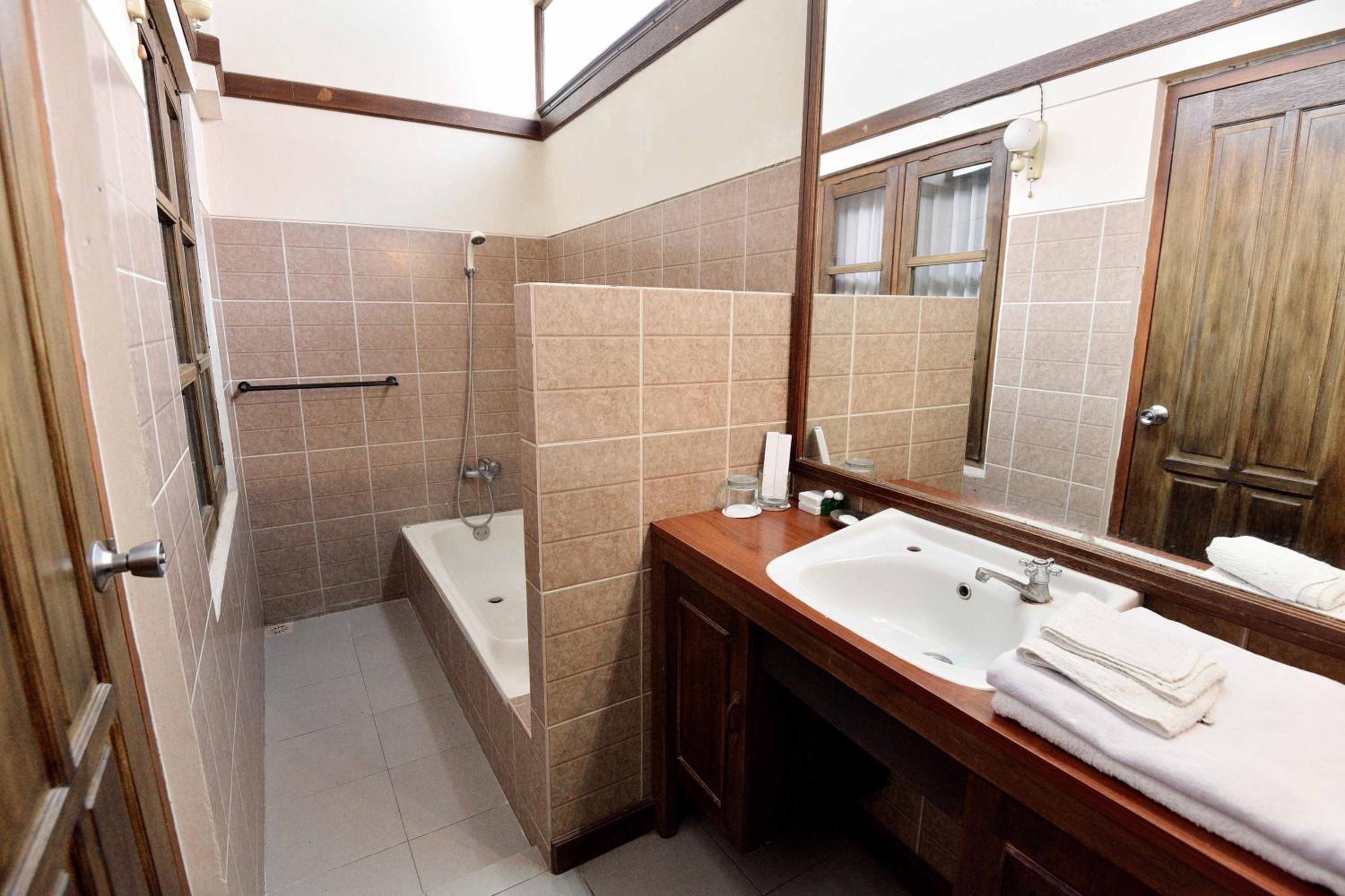 Ndalem Maharani Guest House