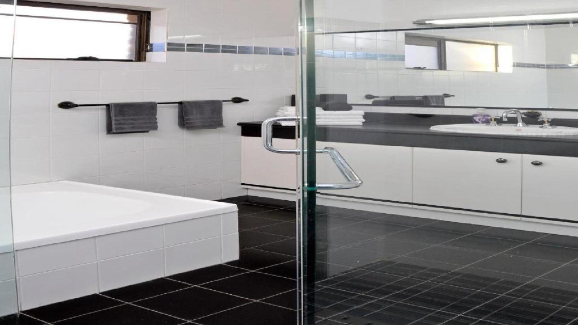 Doncaster Apartment 3 Yamba