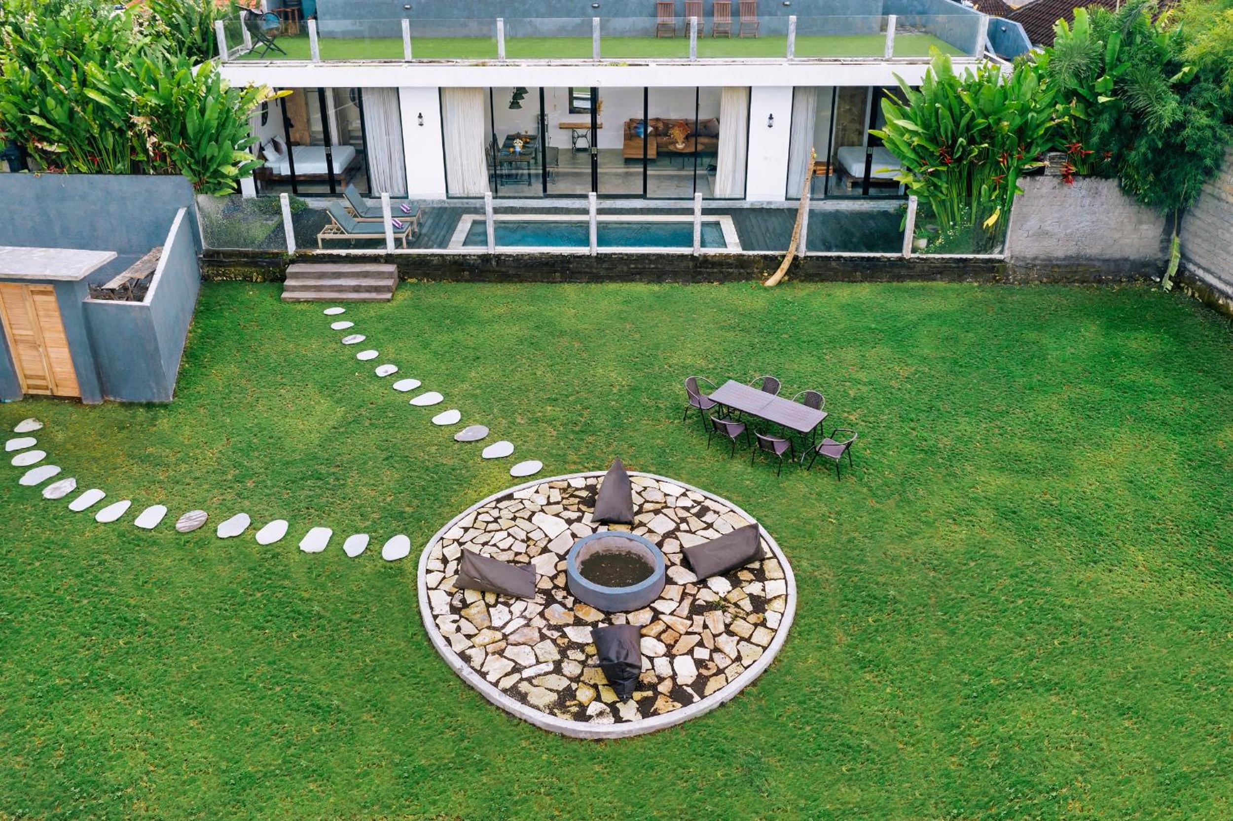 Blue Dream Villa Canggu view 4