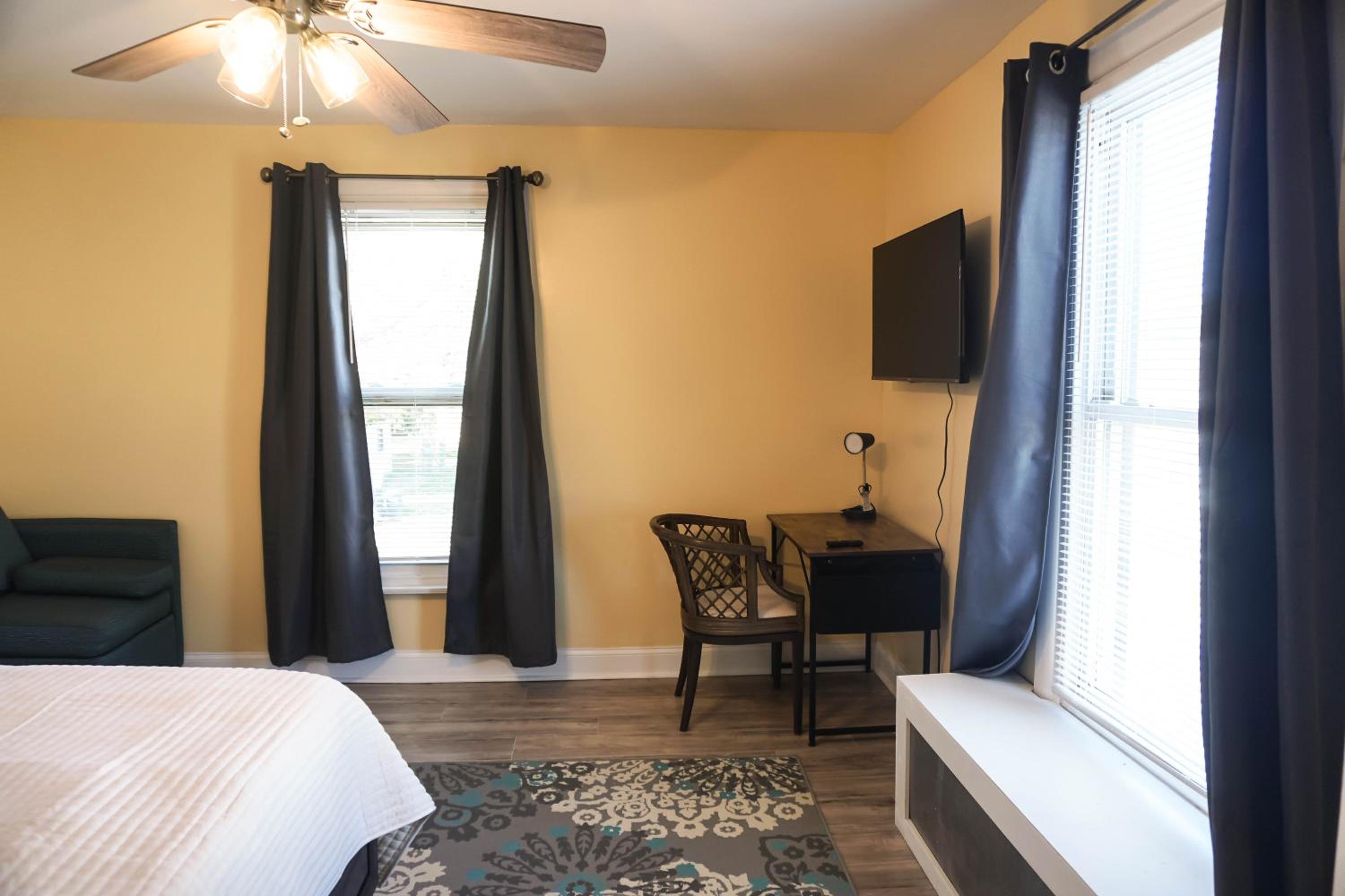 Lincoln Manor - Newly Renovated, 1mile from PHL Airport and Sports Stadiums
