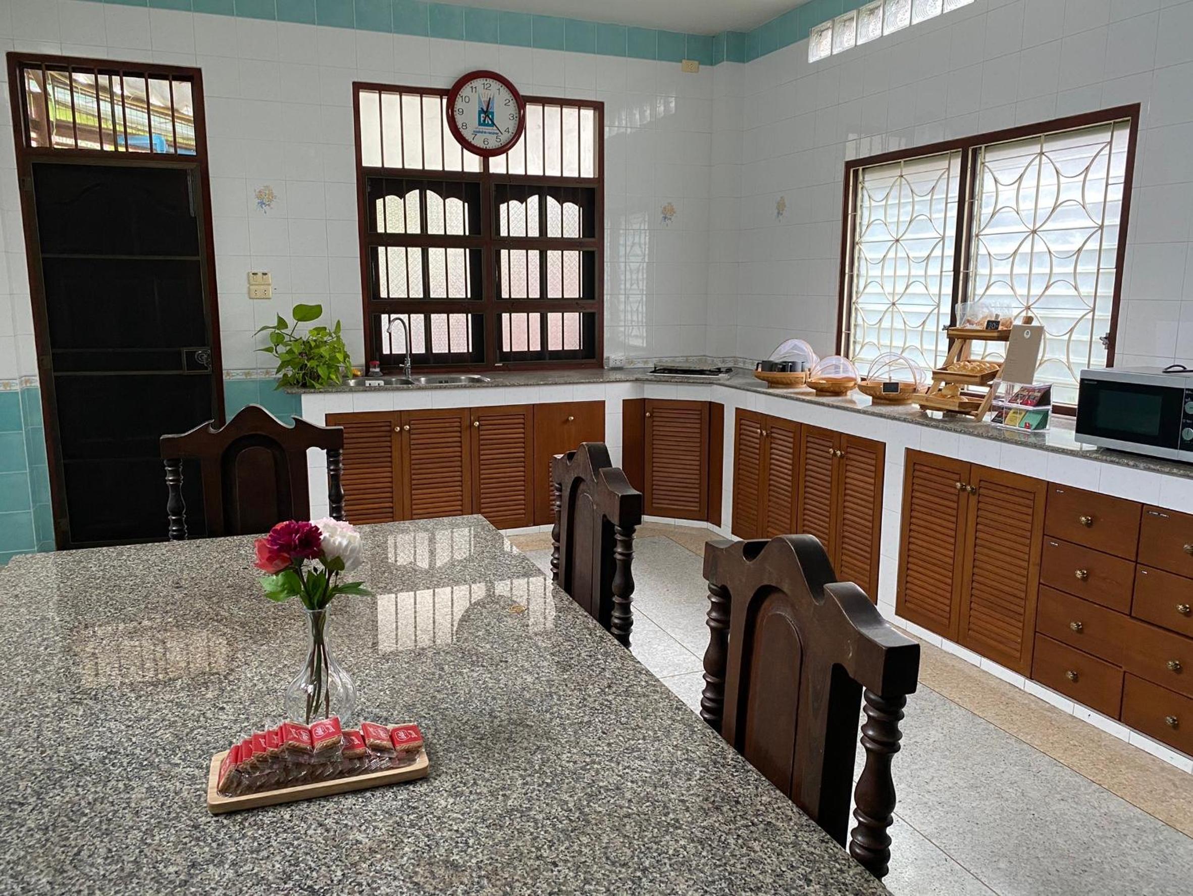 Niece Hostel Phuket - Bangtao Beach
