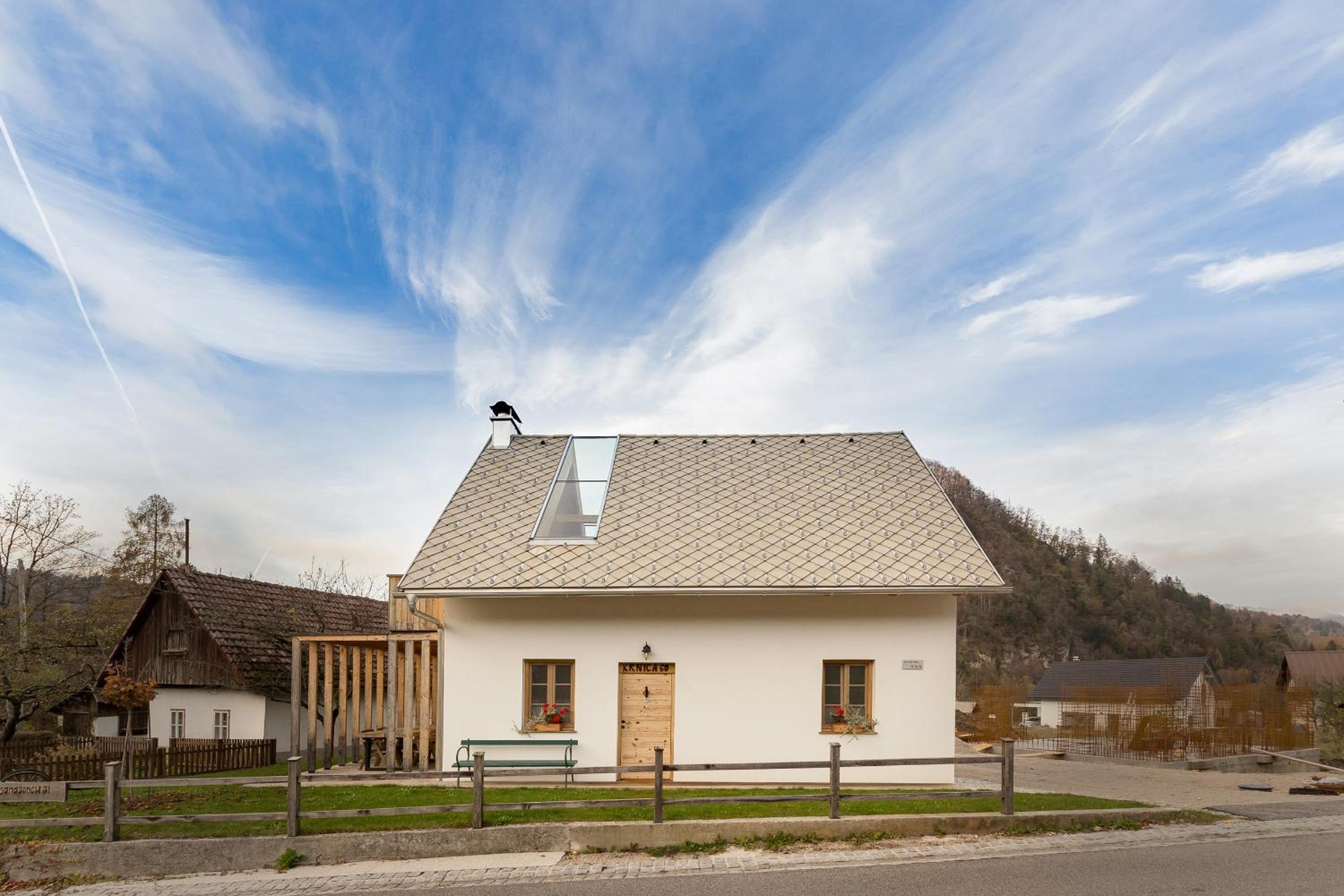Hiša na soncu / Sun house view 5