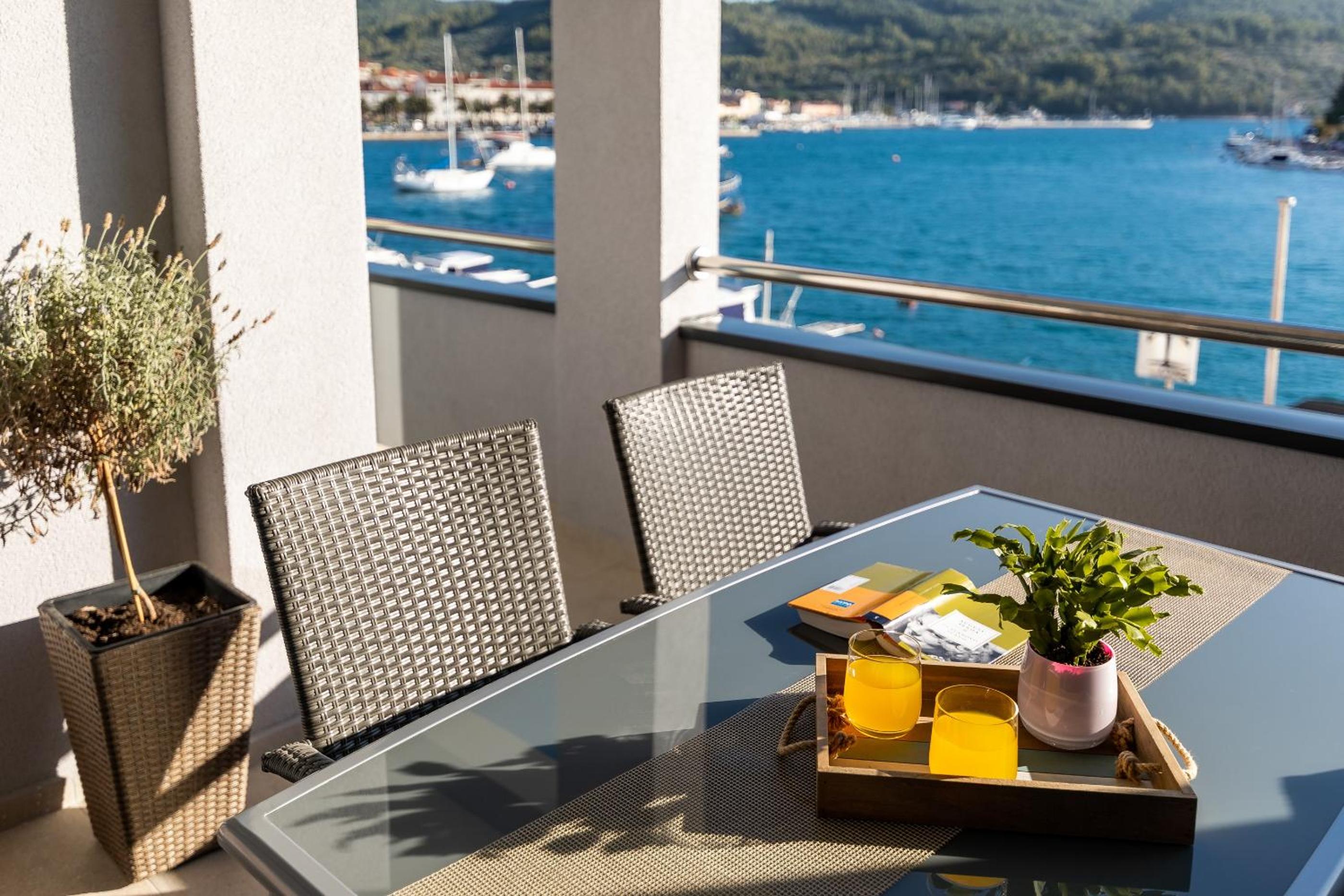 Outstanding Island Getaway Ribarska Srica view 5