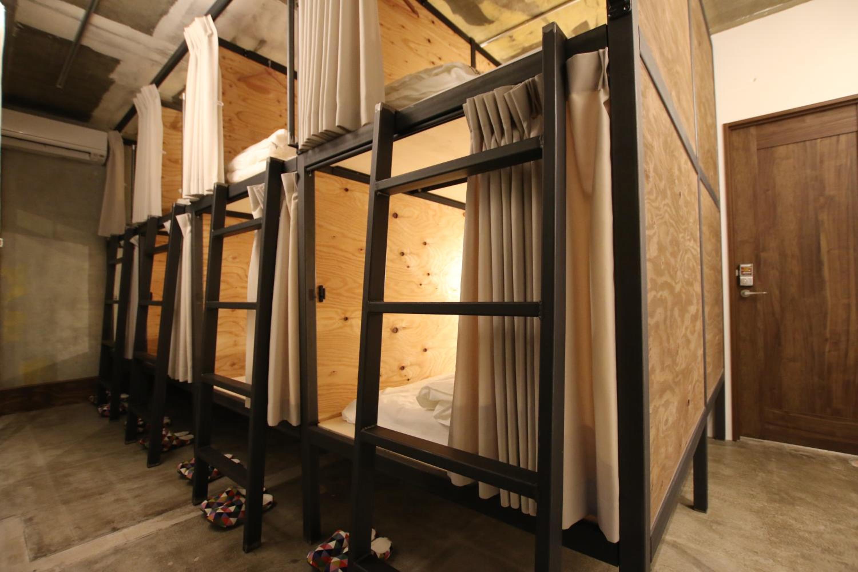 365BASE outdoor hostel