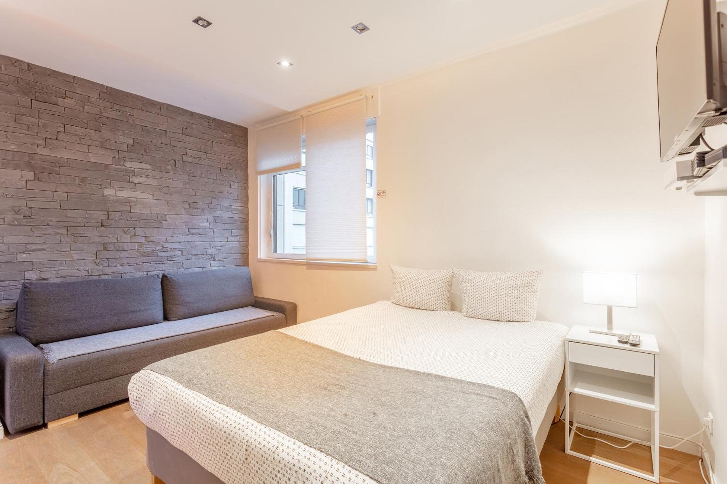 Victor Hugo Flat