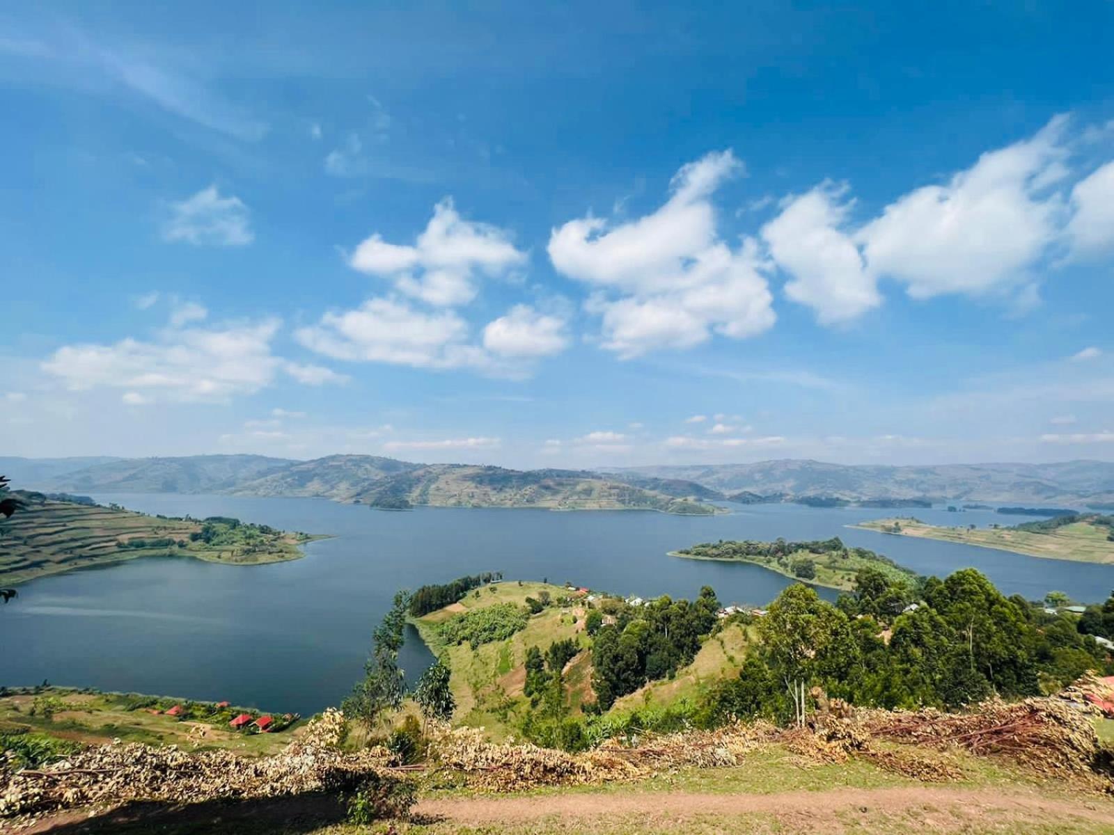 Lake Bunyonyi Rock Resort
