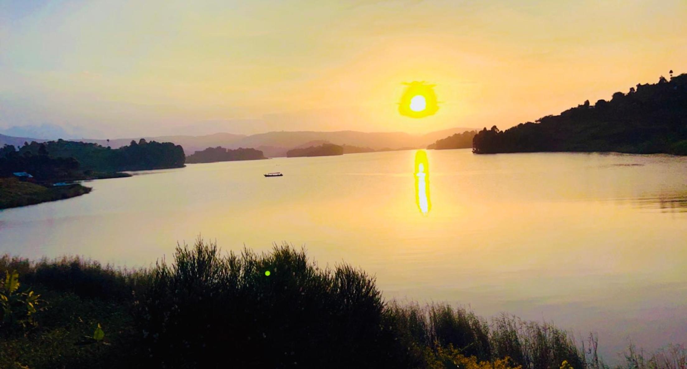 Lake Bunyonyi Rock Resort