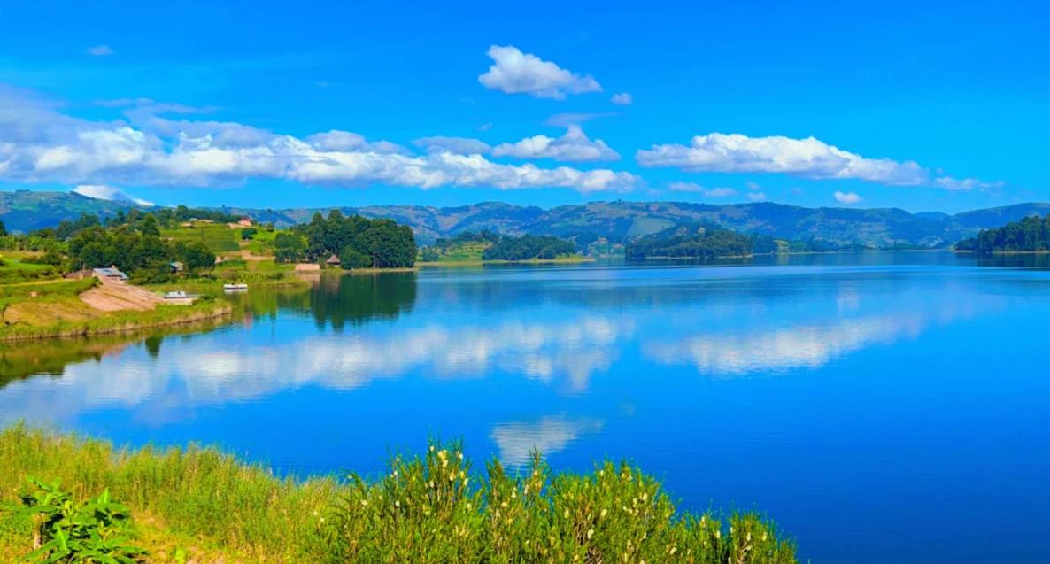 Lake Bunyonyi Rock Resort