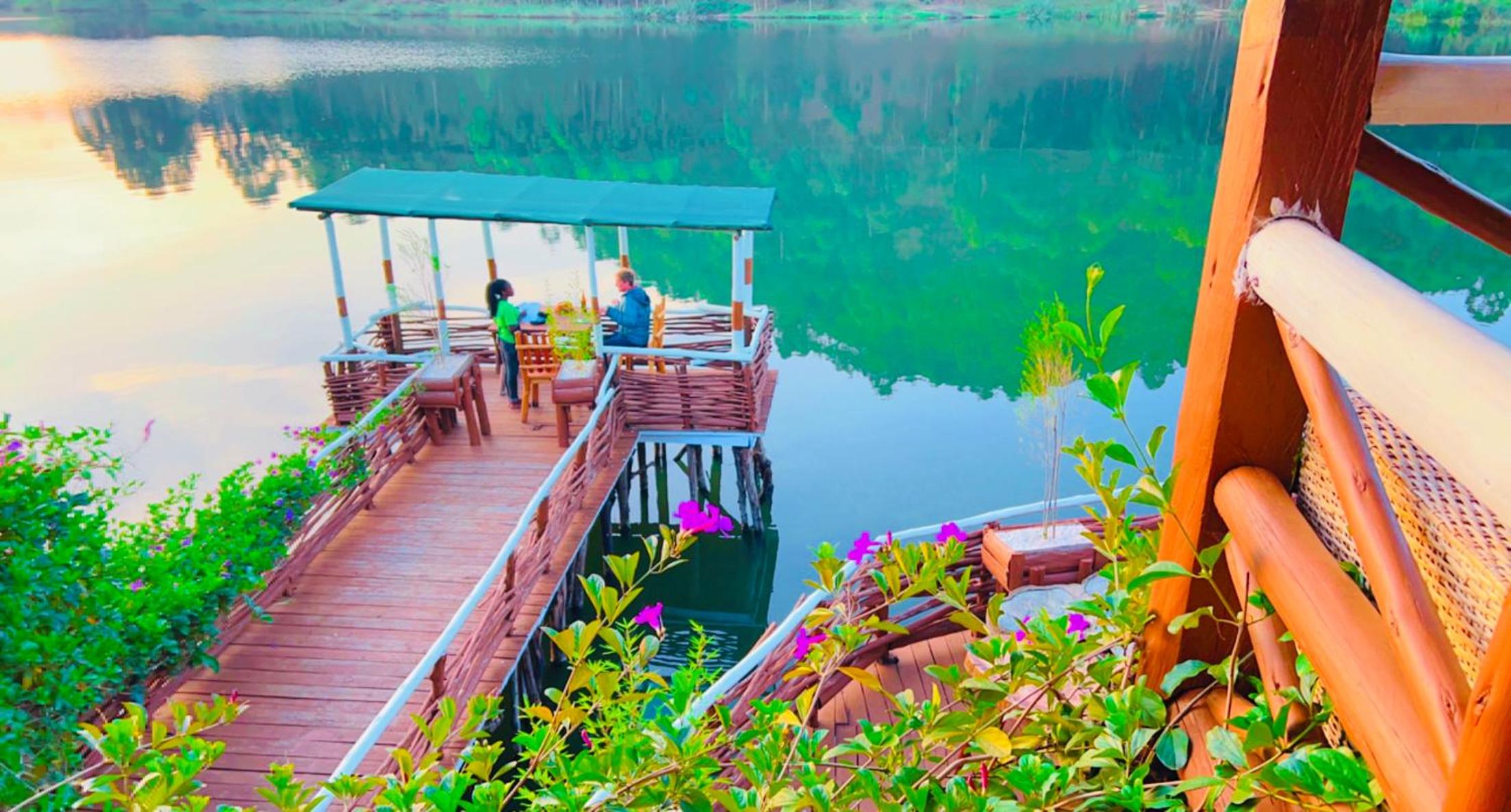 Lake Bunyonyi Rock Resort