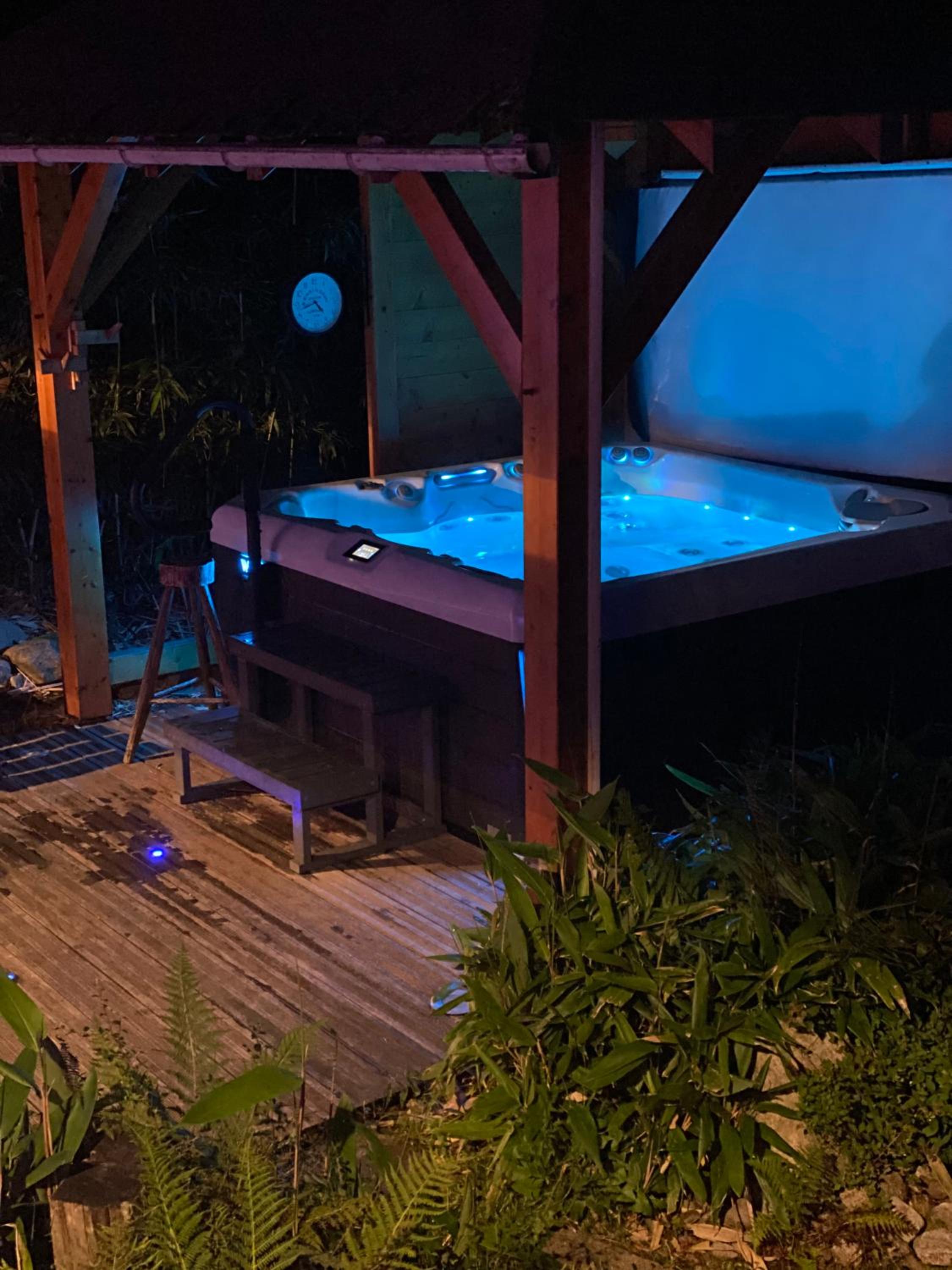 Maison La Devinière - sauna et spa compris accessibles toute l'année