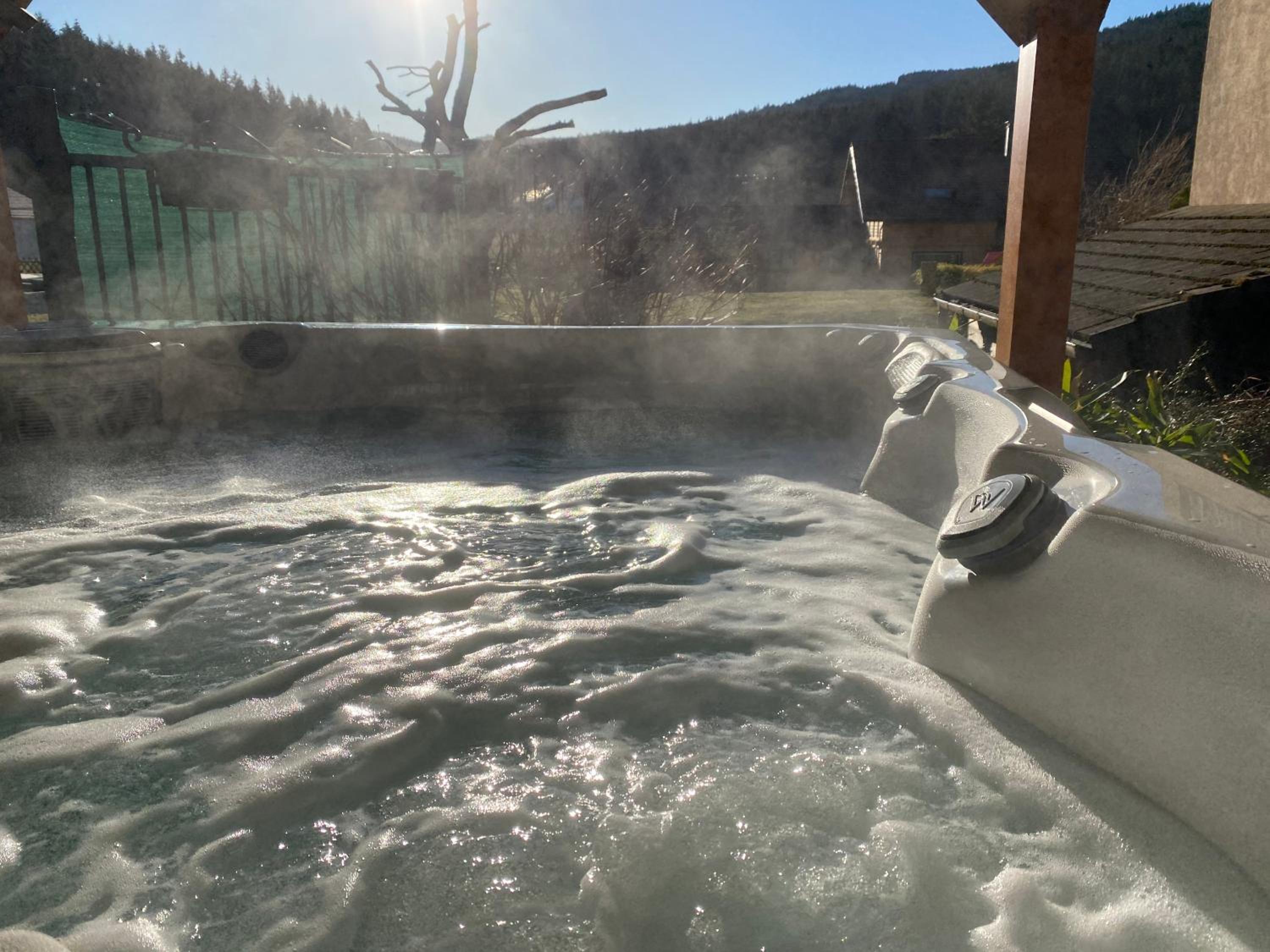 Maison La Devinière - sauna et spa compris accessibles toute l'année