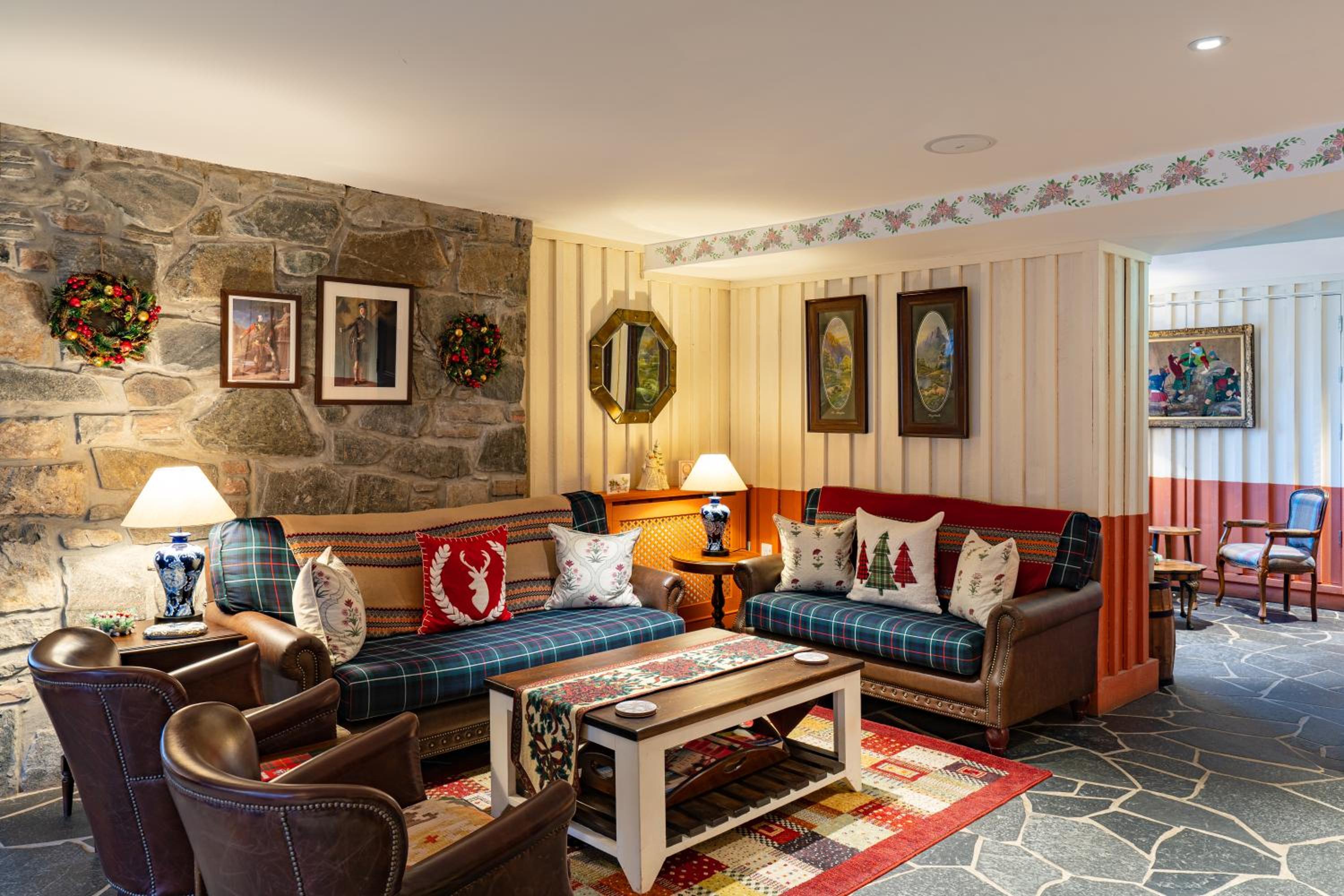 The Cluanie Inn view 4