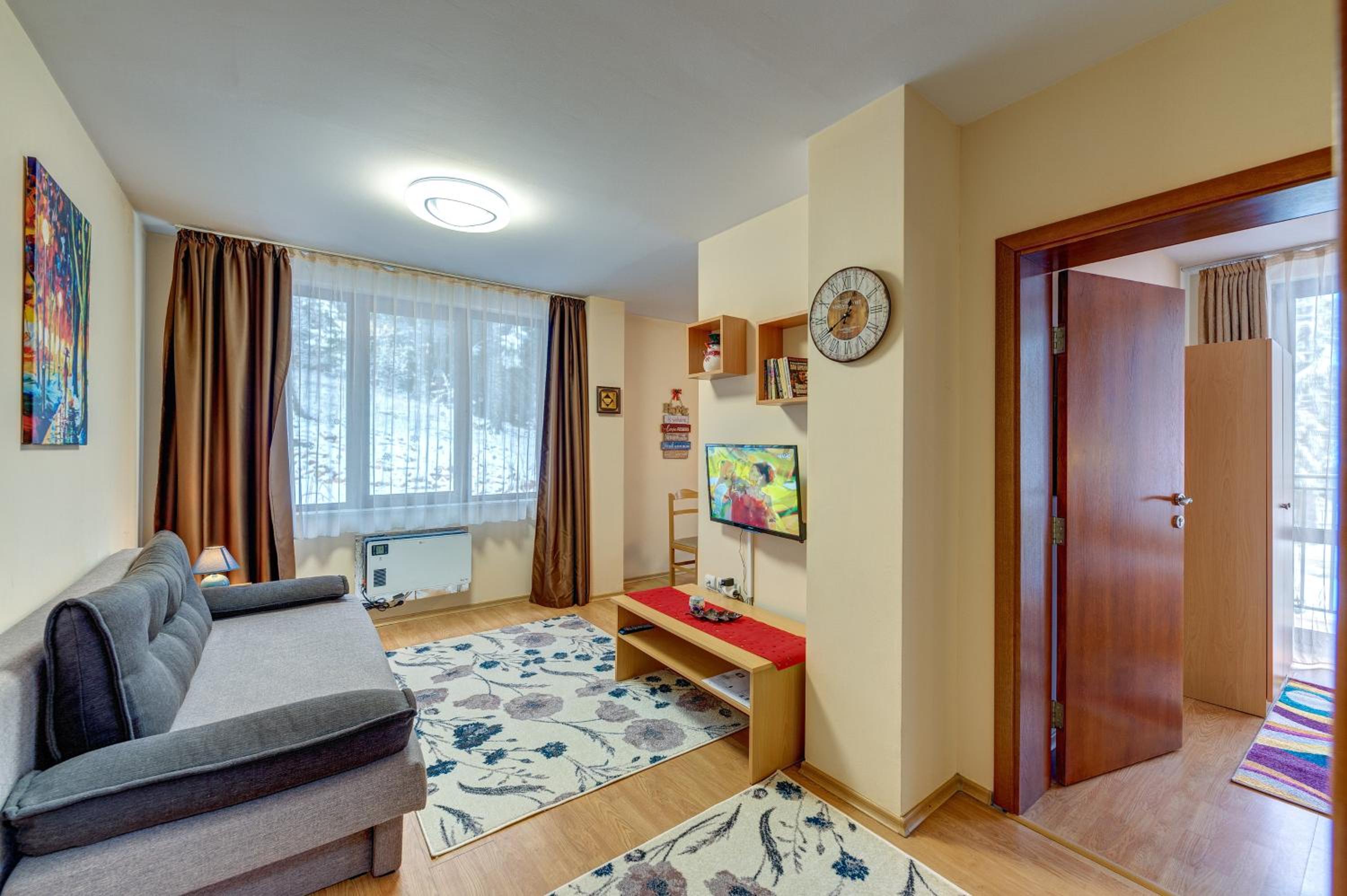 Cozy and Cute 1BD Apartment in The Castle Complex by Flat Mаnager