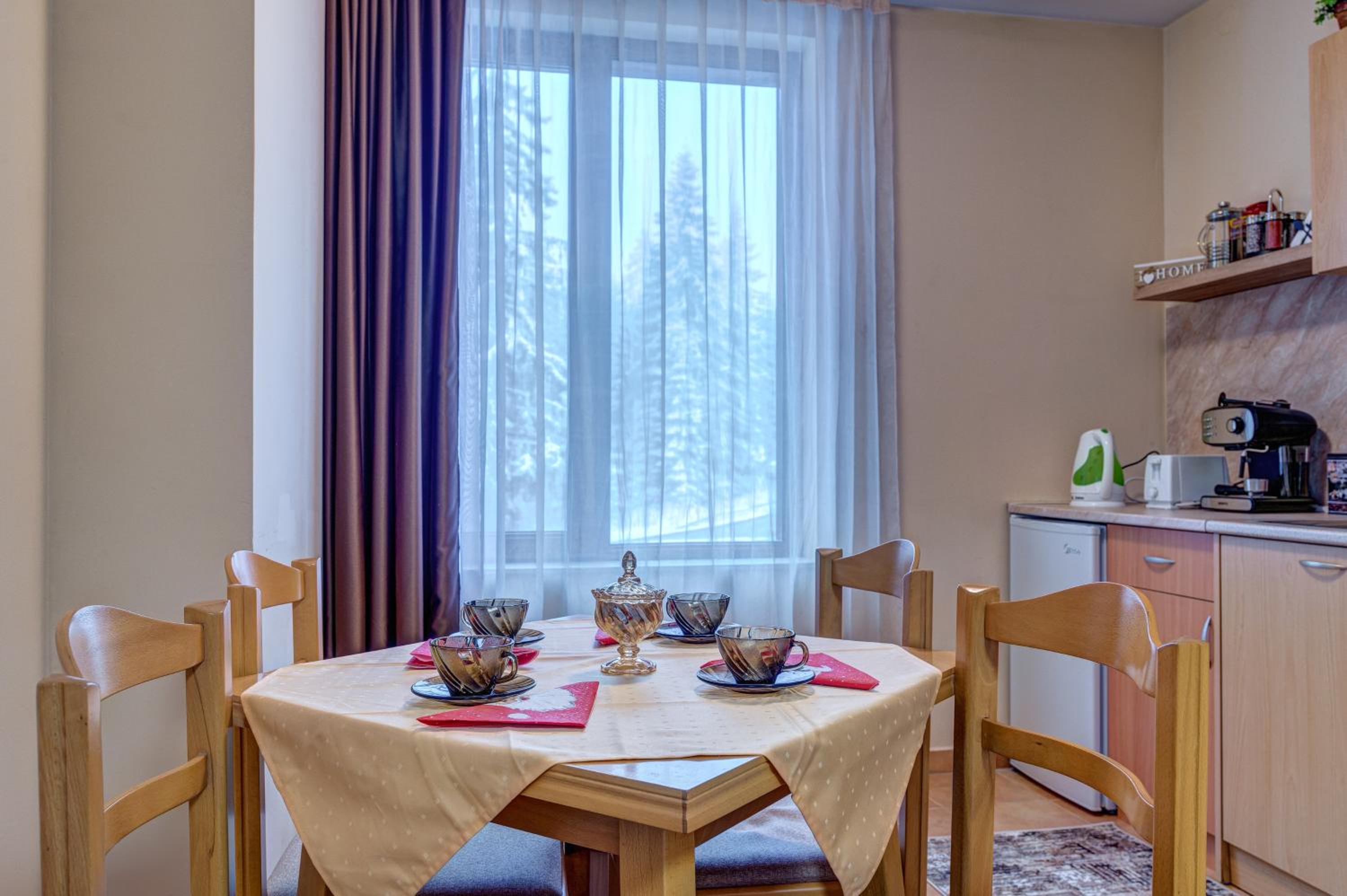 Cozy and Cute 1BD Apartment in The Castle Complex by Flat Mаnager
