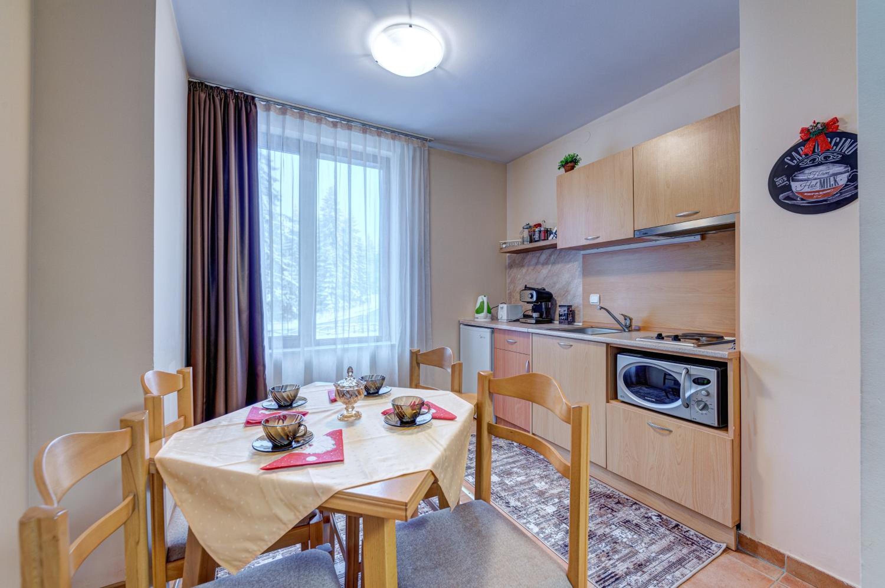 Cozy and Cute 1BD Apartment in The Castle Complex by Flat Mаnager