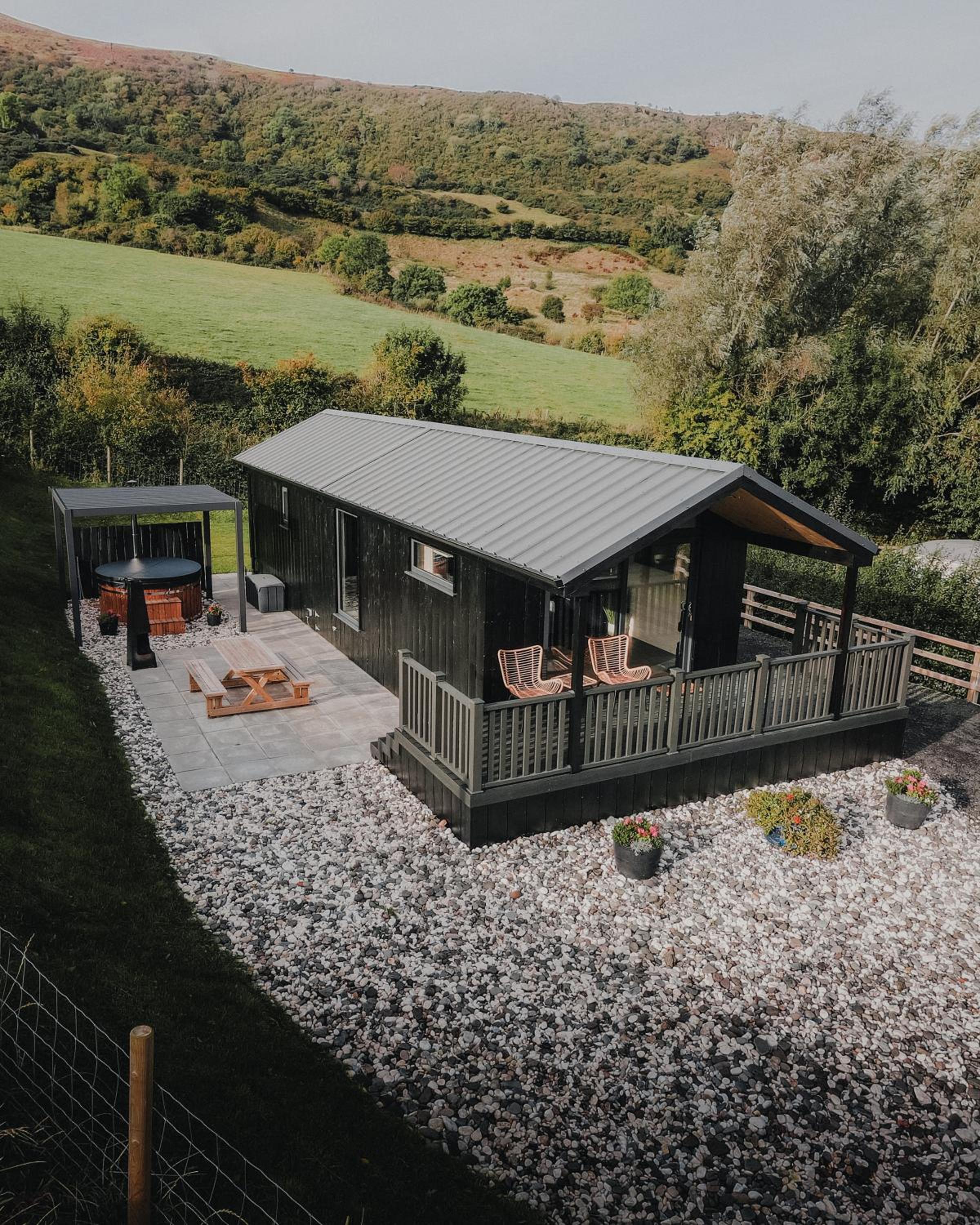 Briarfield Farm Stays - Uisce Cabin view 2