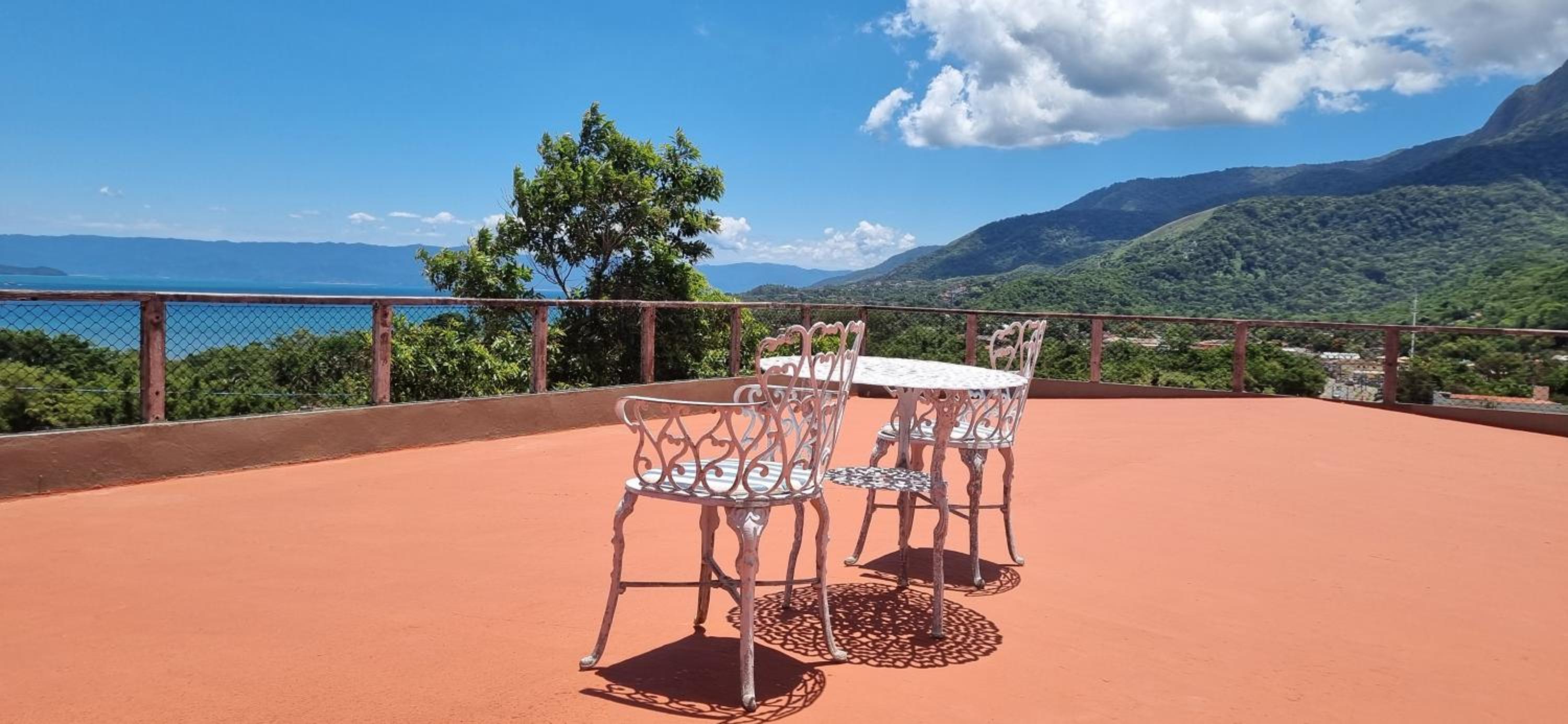 Suite completa Ilhabela - com varanda e vista panorâmica