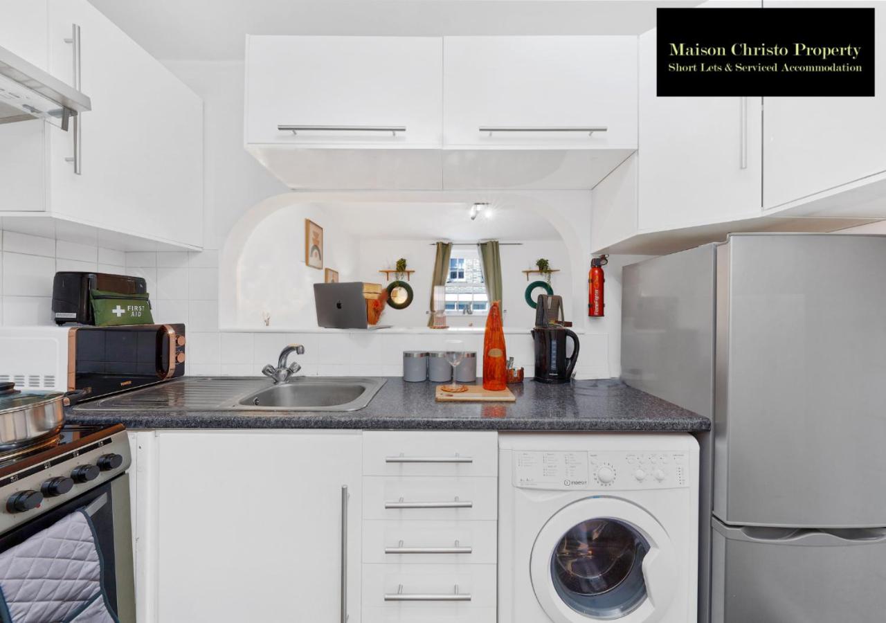 Kirkwall 1Bedroom Apt Sleeps 4 with Wifi & Lesiure By Maison Christo Property Short Lets & Serviced Accommodation