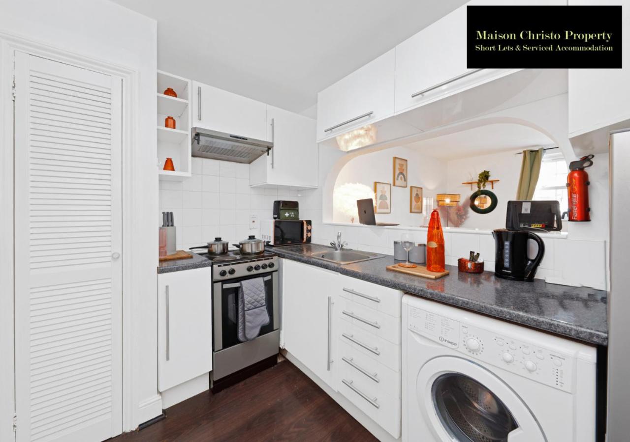Kirkwall 1Bedroom Apt Sleeps 4 with Wifi & Lesiure By Maison Christo Property Short Lets & Serviced Accommodation
