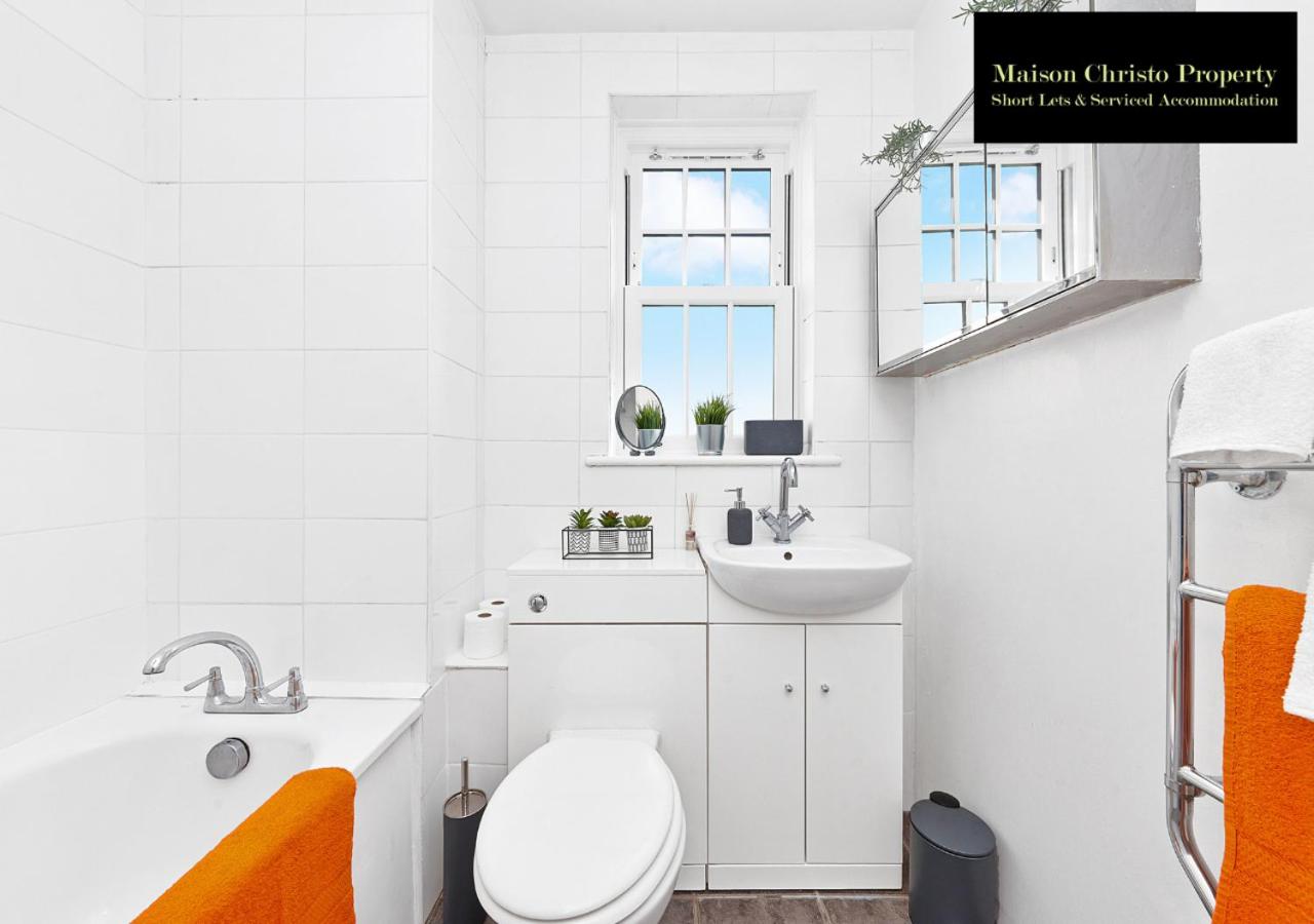Kirkwall 1Bedroom Apt Sleeps 4 with Wifi & Lesiure By Maison Christo Property Short Lets & Serviced Accommodation