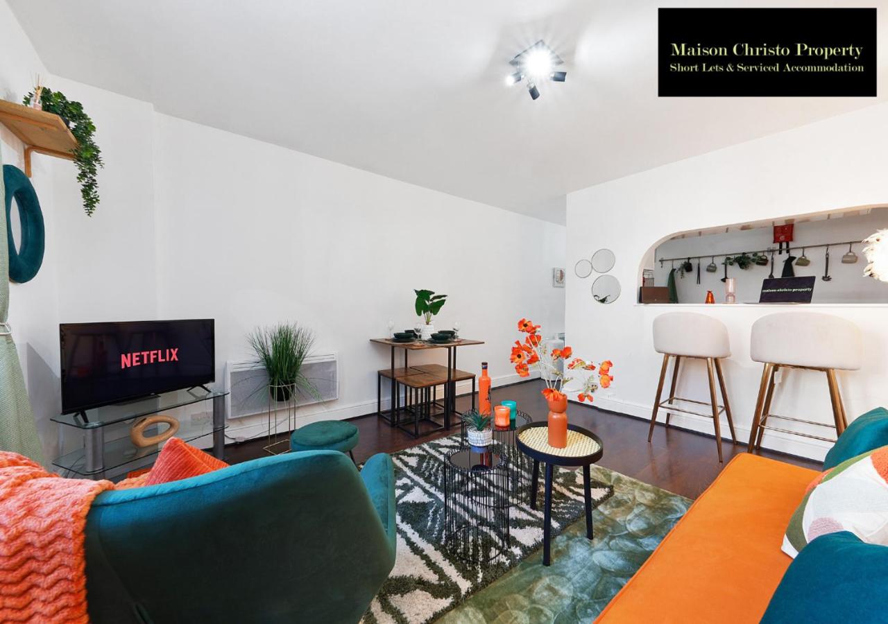 Kirkwall 1Bedroom Apt Sleeps 4 with Wifi & Lesiure By Maison Christo Property Short Lets & Serviced Accommodation