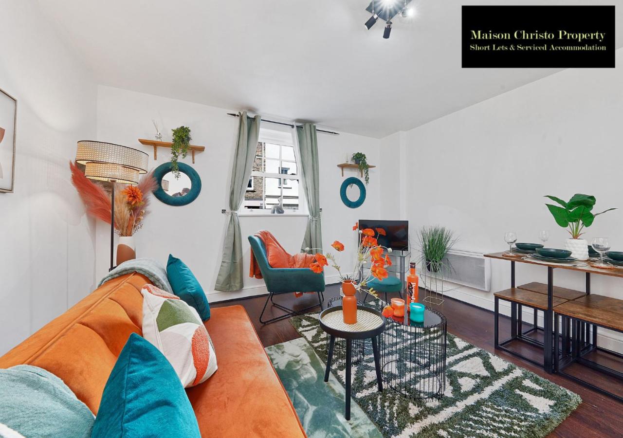 Kirkwall 1Bedroom Apt Sleeps 4 with Wifi & Lesiure By Maison Christo Property Short Lets & Serviced Accommodation