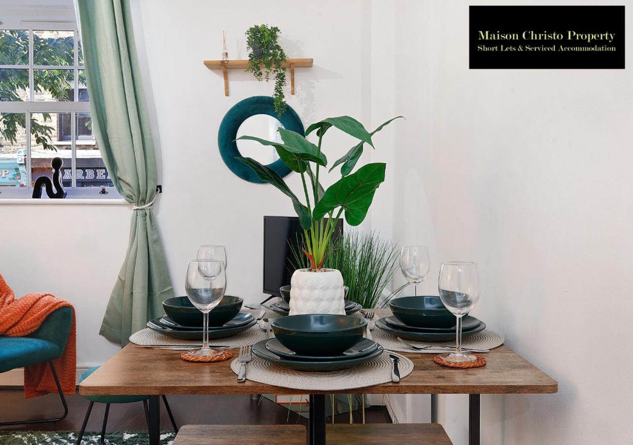 Kirkwall 1Bedroom Apt Sleeps 4 with Wifi & Lesiure By Maison Christo Property Short Lets & Serviced Accommodation