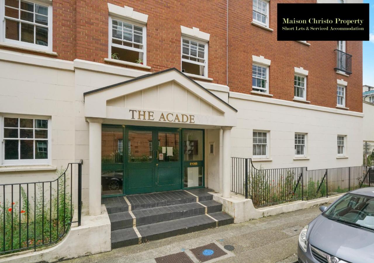 Kirkwall 1Bedroom Apt Sleeps 4 with Wifi & Lesiure By Maison Christo Property Short Lets & Serviced Accommodation