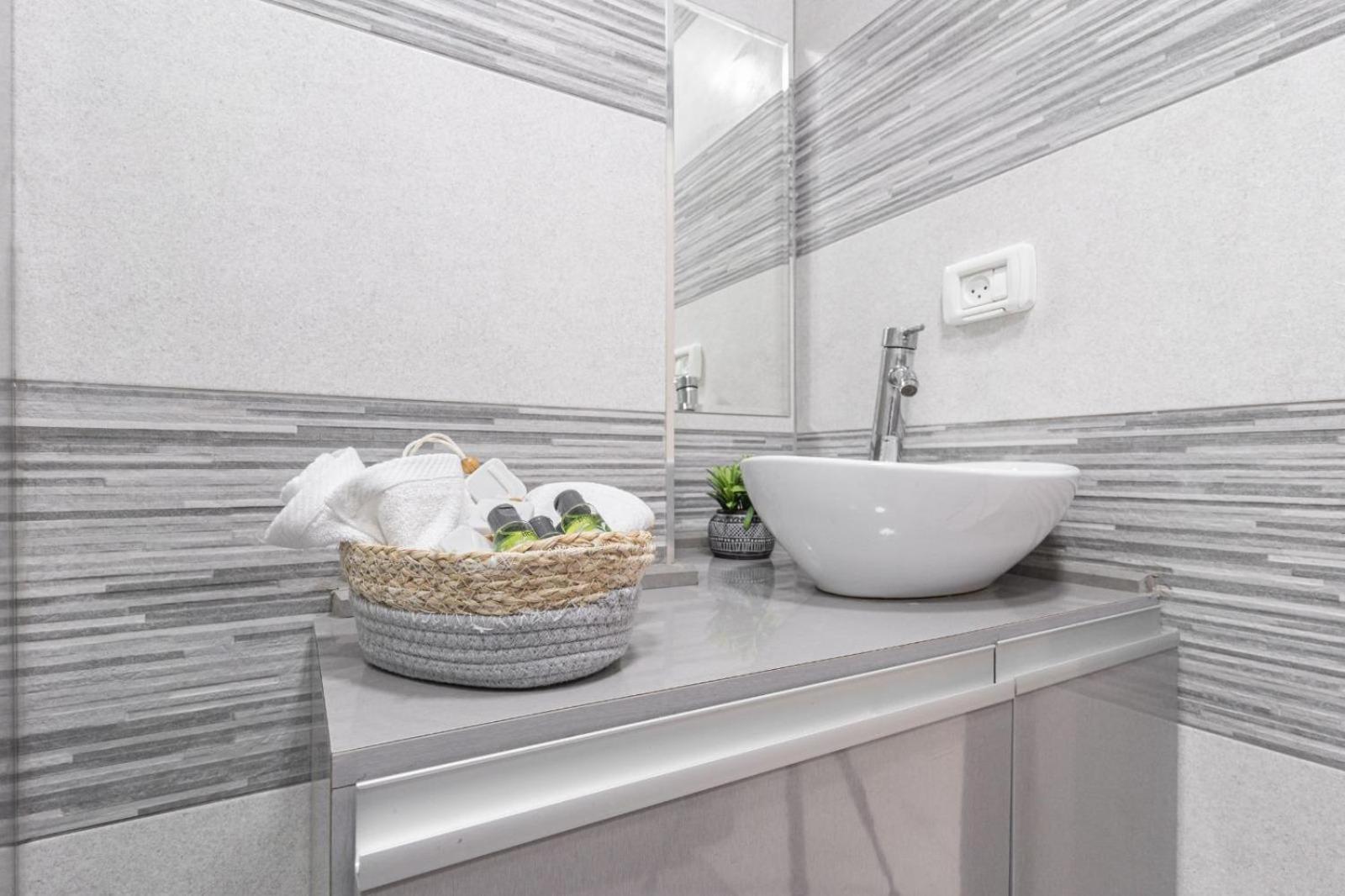 Renovated 2 BR with 2 BTH front Mamilla Mall view 3