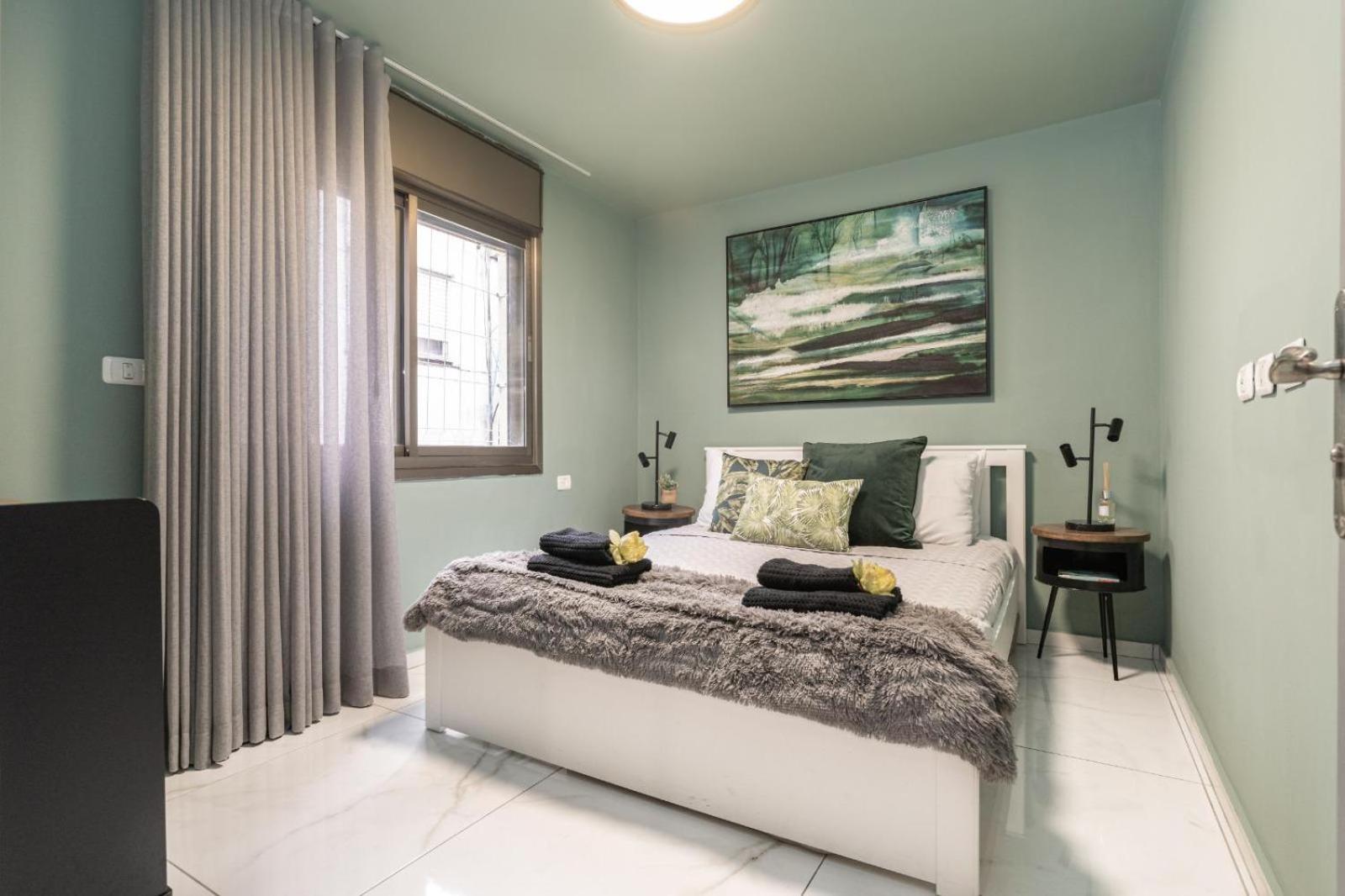 Renovated 2 BR with 2 BTH front Mamilla Mall view 4