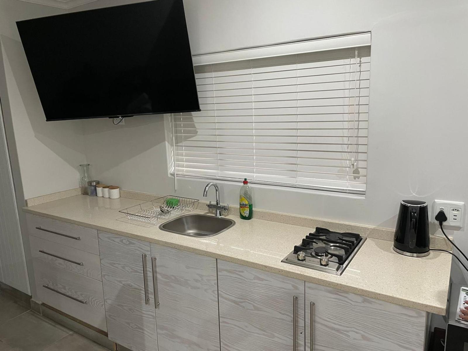 Guest house on Gillian Unit 6