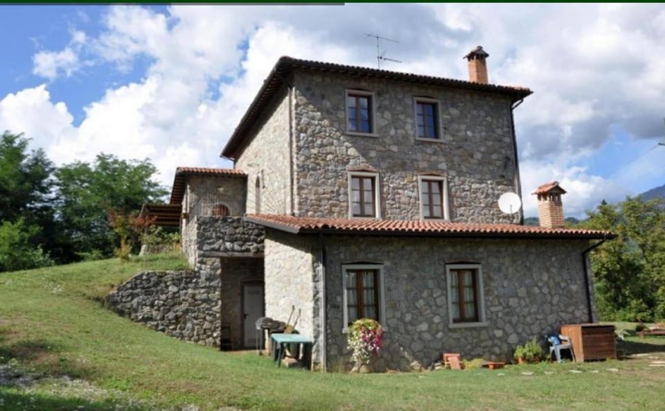 Villa Casa di Pietra en el norte de Lucca, Toscana
