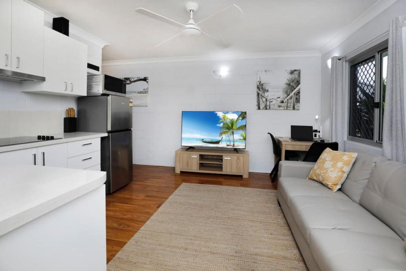 Budget-Friendly 1BR | Easy Access to Cairns City view 5