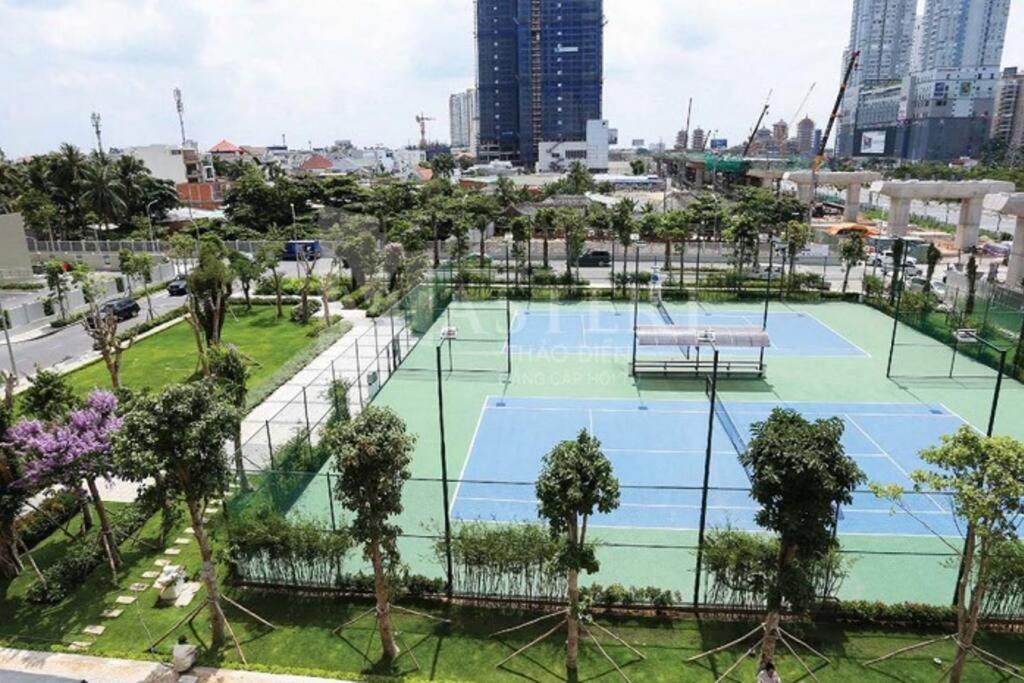 HHomes - Luxury 2 Bedroom with Pool GYM BBQ at Masteri Thao Dien
