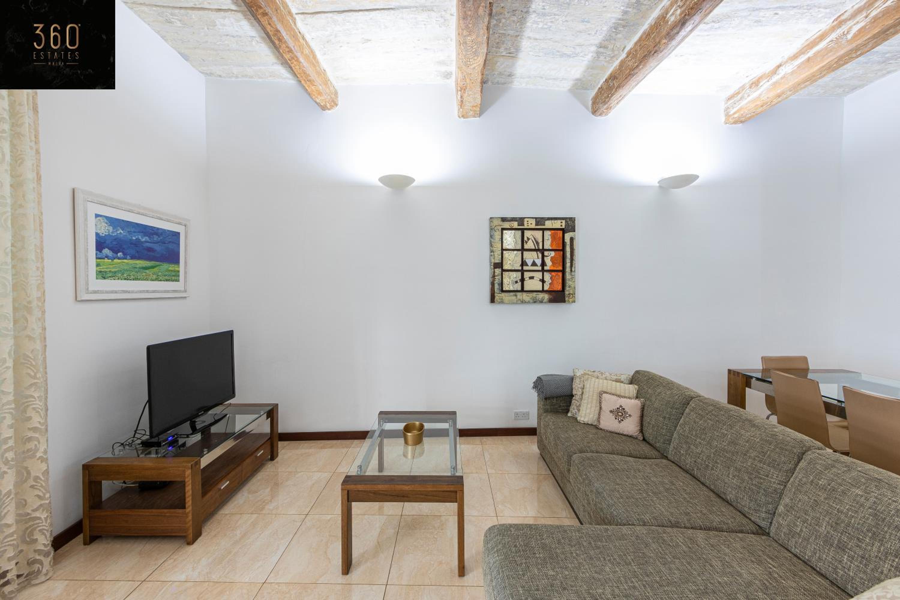 Seafront - Top Location, Top floor with WIFI & AC by 360 Estates view 2