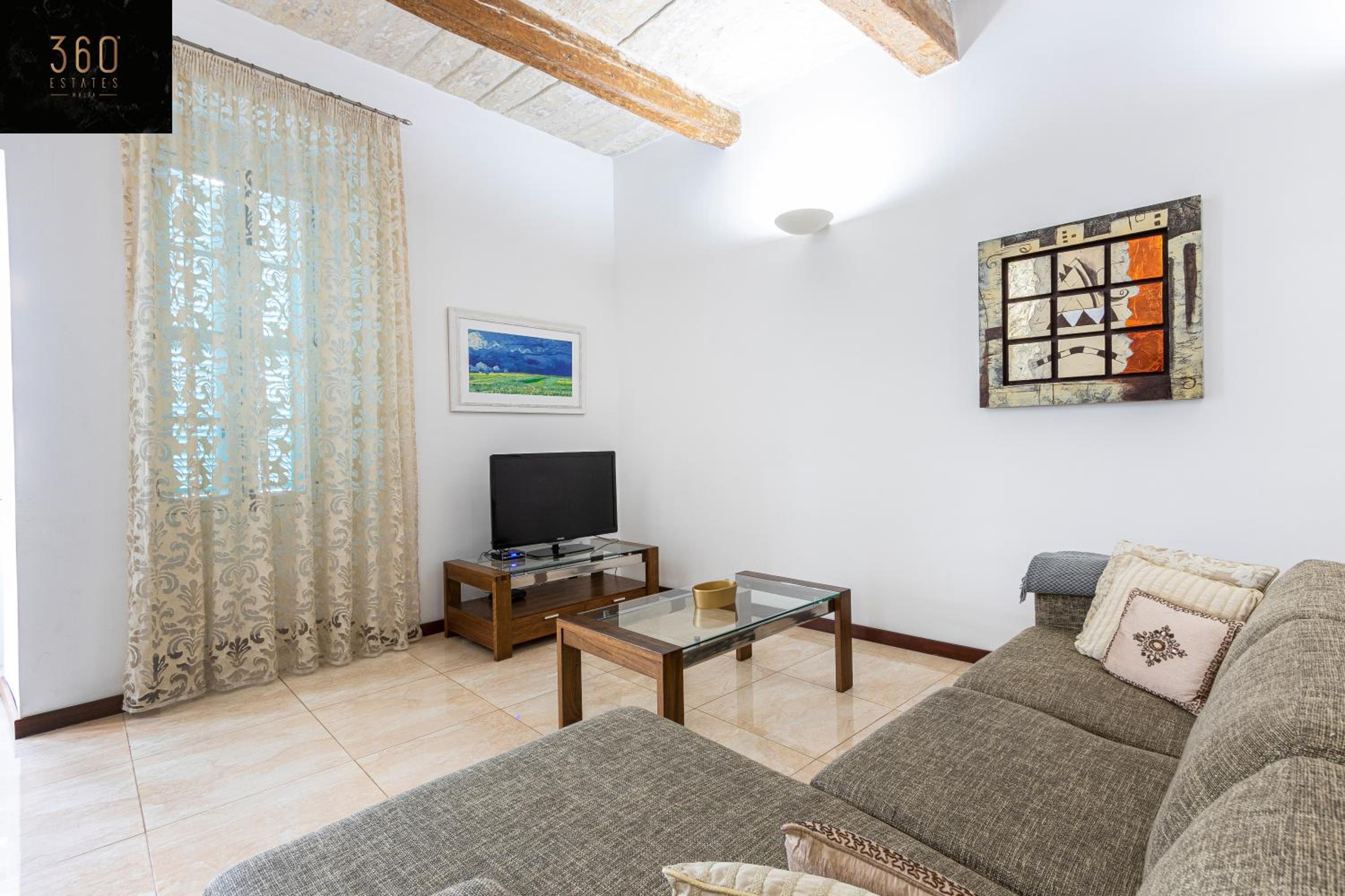Seafront - Top Location, Top floor with WIFI & AC by 360 Estates view 3