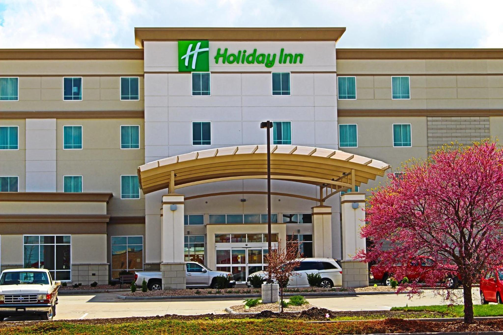 Hotel Holiday Inn Salina, an IHG Hotel - Image 1