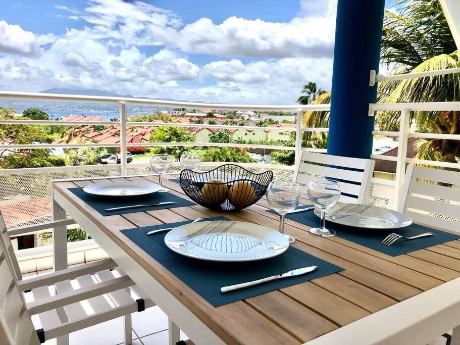 T3 de Standing aux trois ilets / Vue Mer