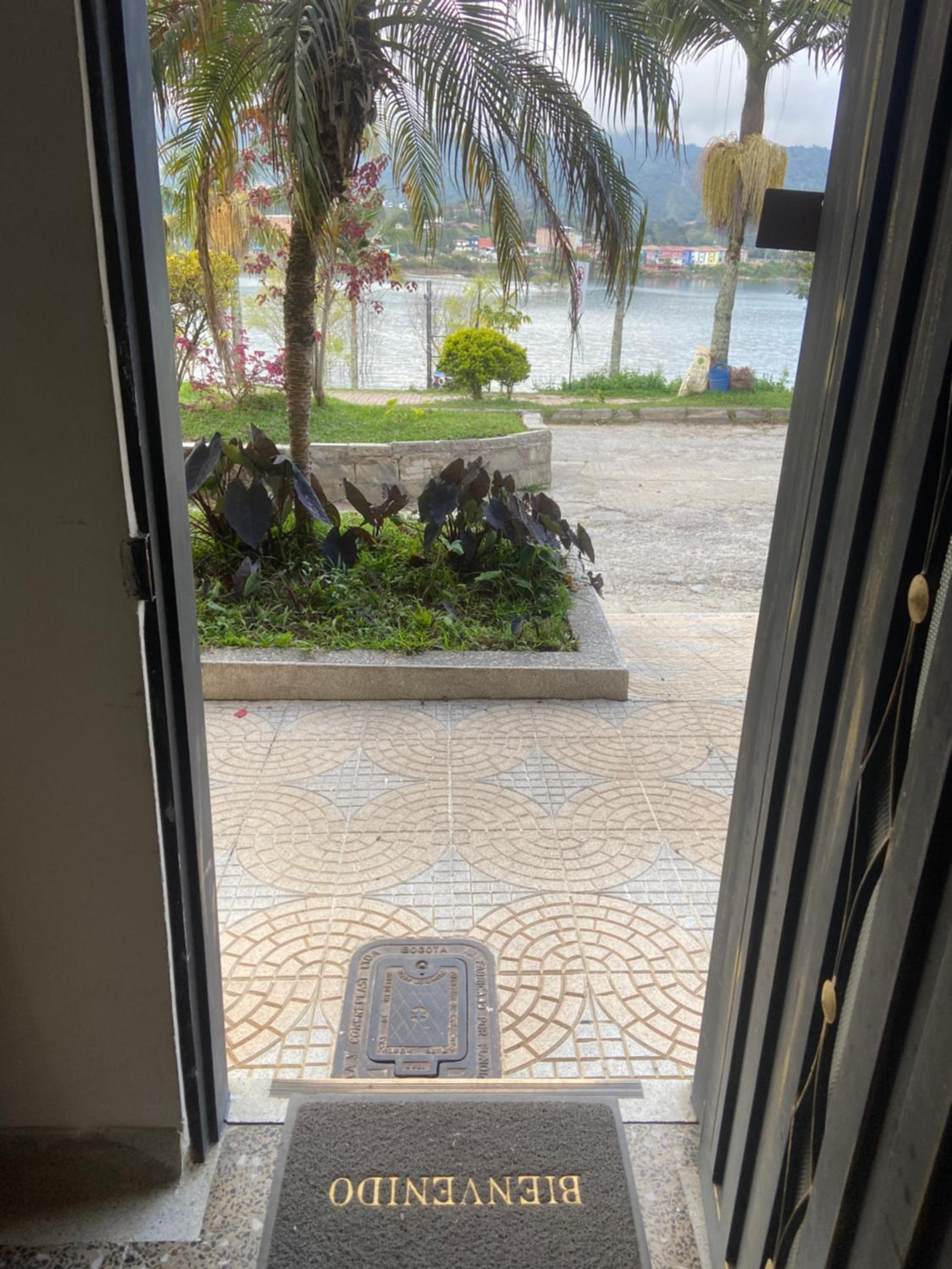 Apartamento con Vista y acceso al lago en Guatape