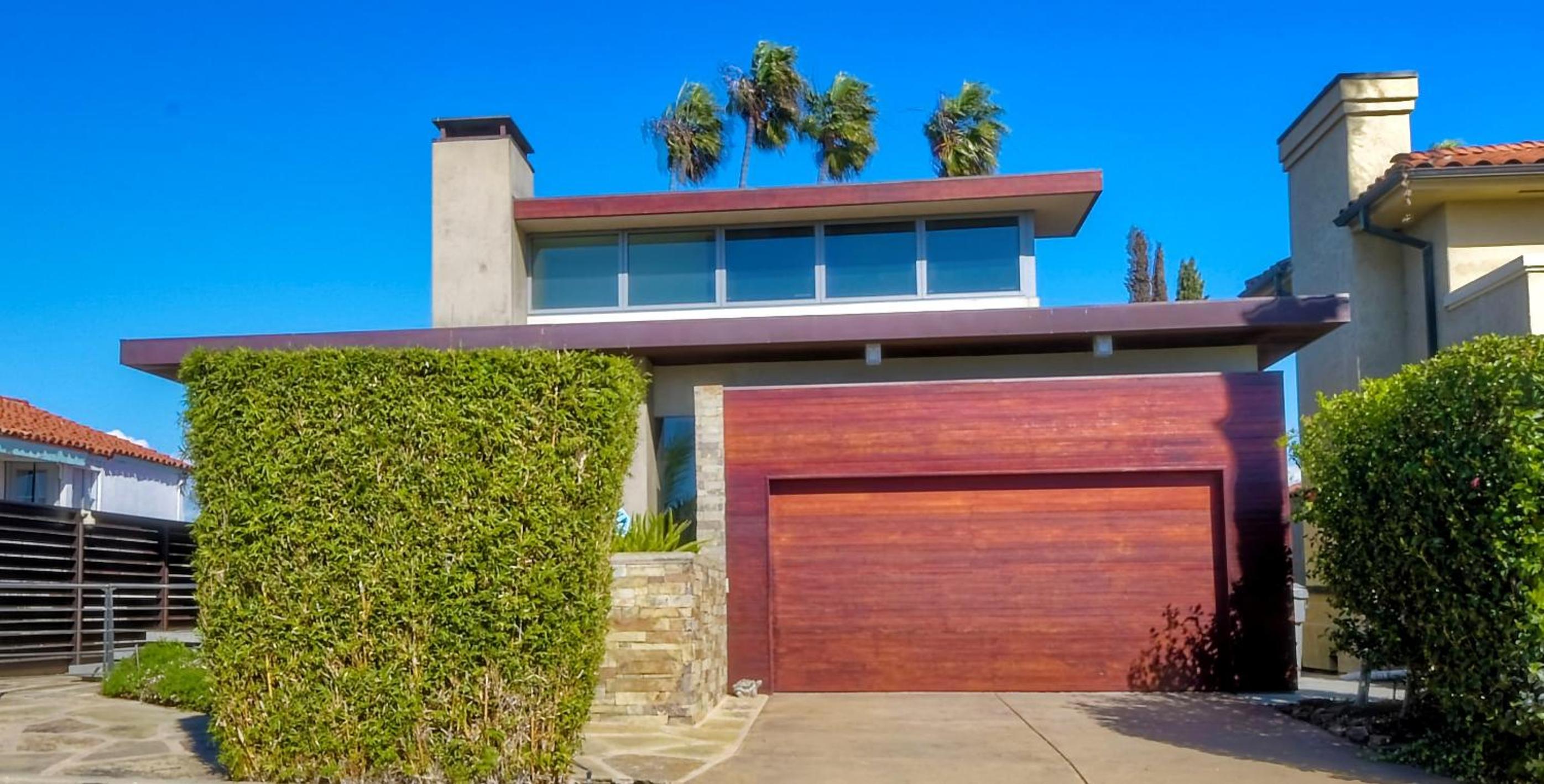 Mid-Century Modern, Award Winning Home, Hot Tub view 2