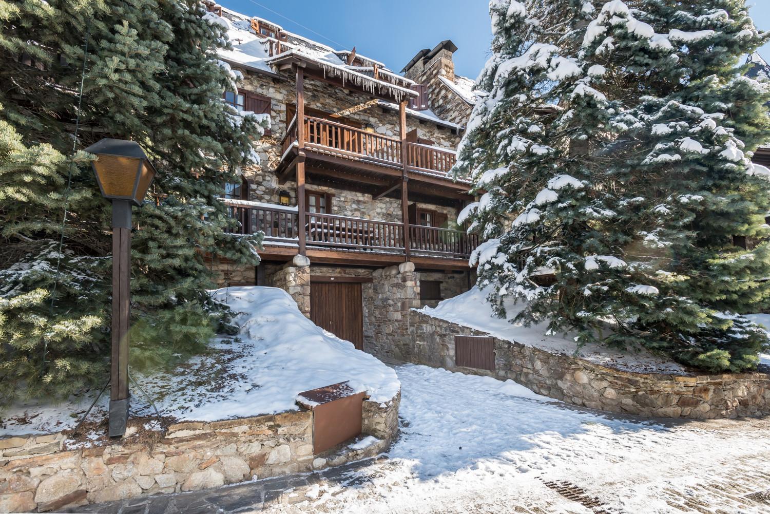Casa Pleta de Baqueira Deluxe by Totiaran