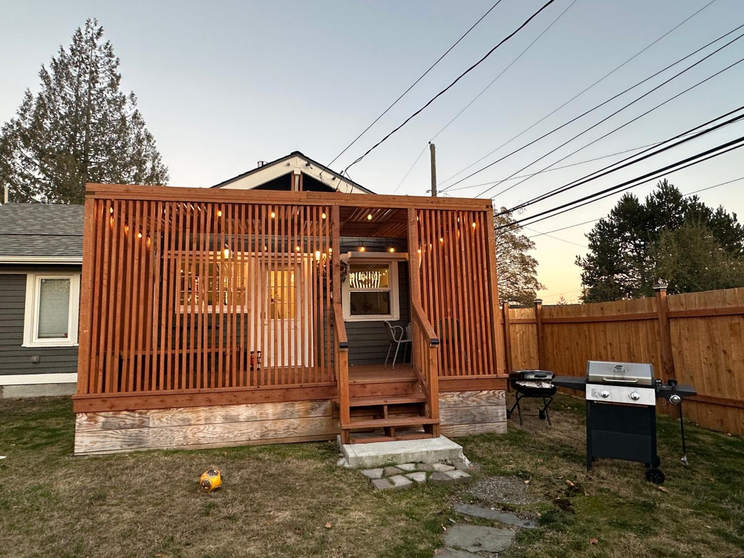 Cozy Home Conveniently Located with King Bed - Property Image 3
