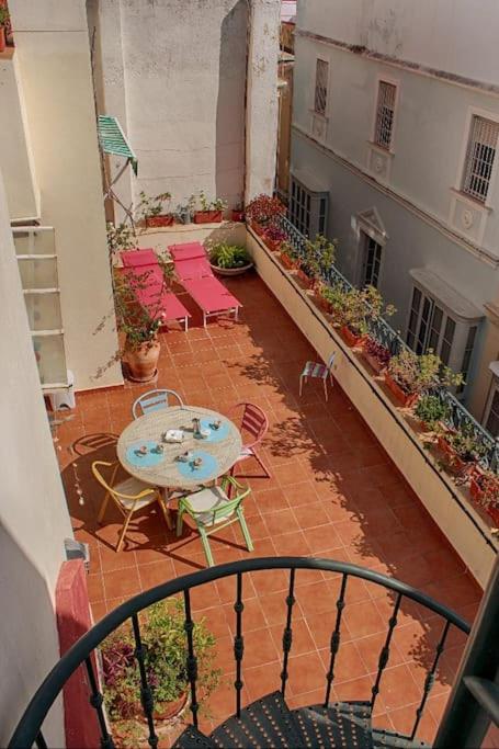 PENTHOUSE WITH LARGE TERRACE IN CENTER OF CÁDIZ