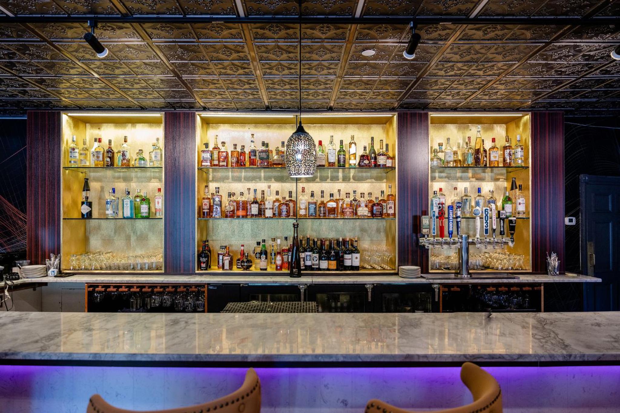 Chateau Merrimack Hotel & Spa