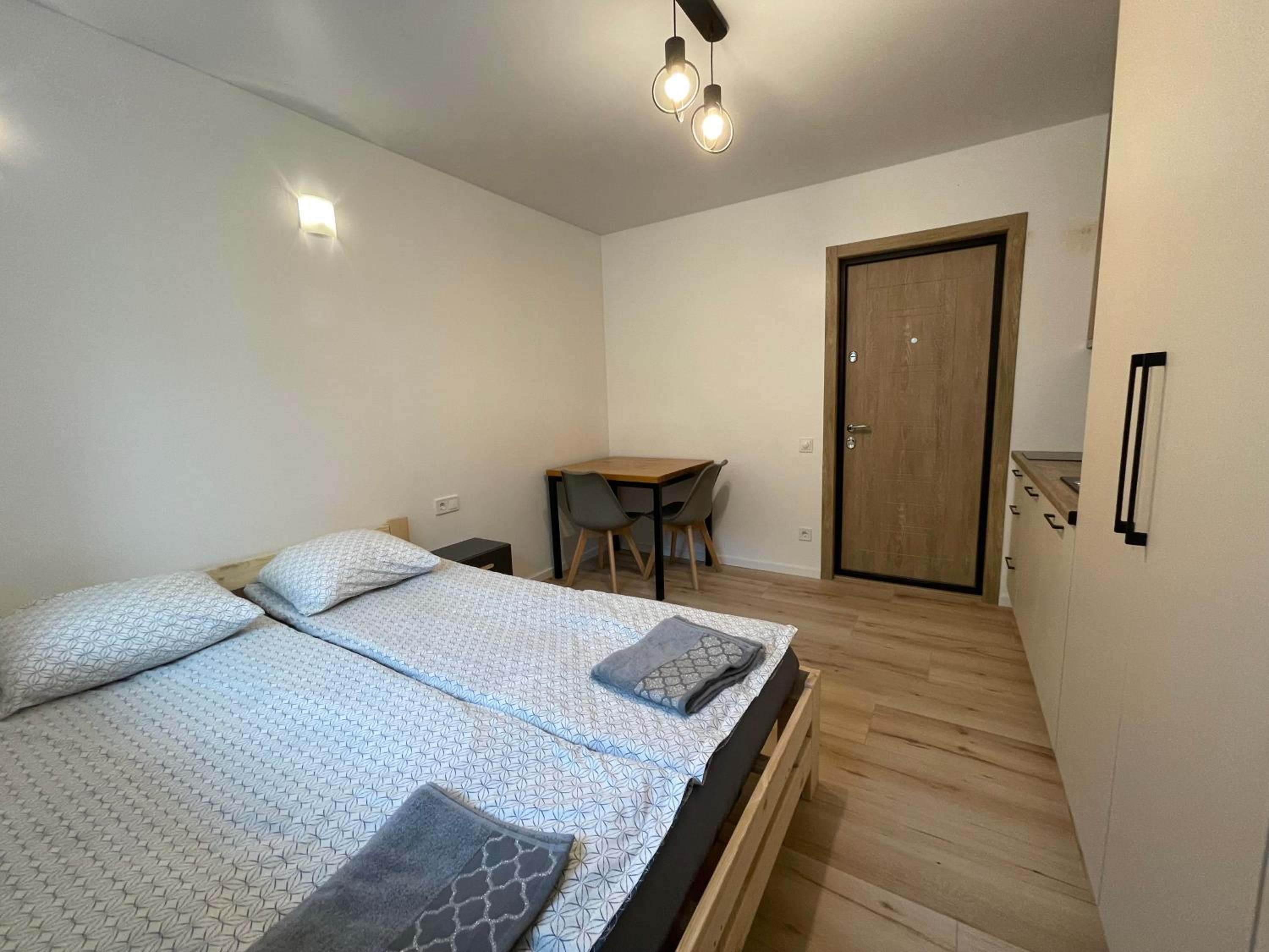 Modern guest house in city center I Room 3 view 3